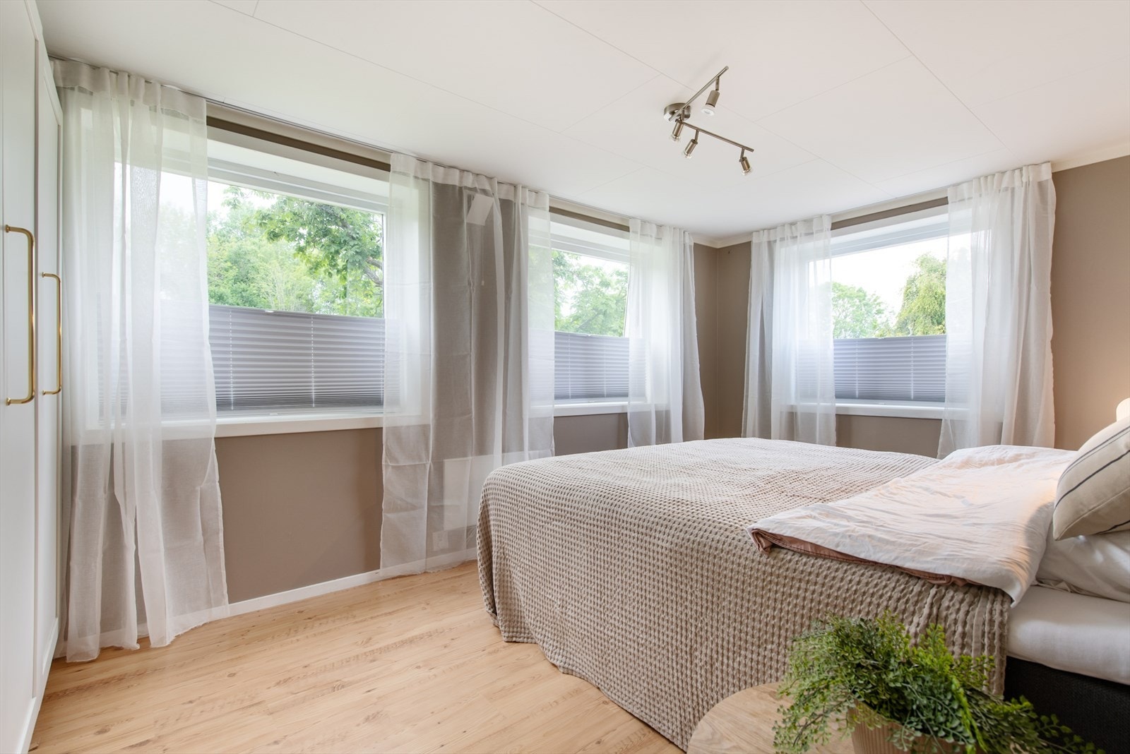 Soverom nr 2 her nede ligger rett bak kjøkkenet Galleribilde