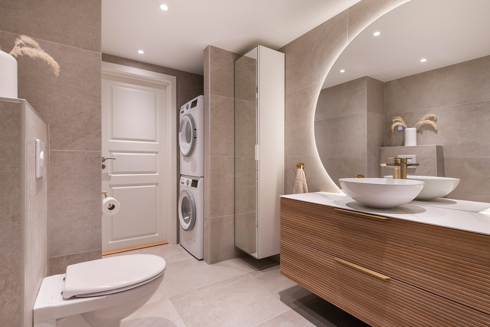 Dette badet er virkelig godt gjennomtenkt og praktisk for enhver dag Galleribilde