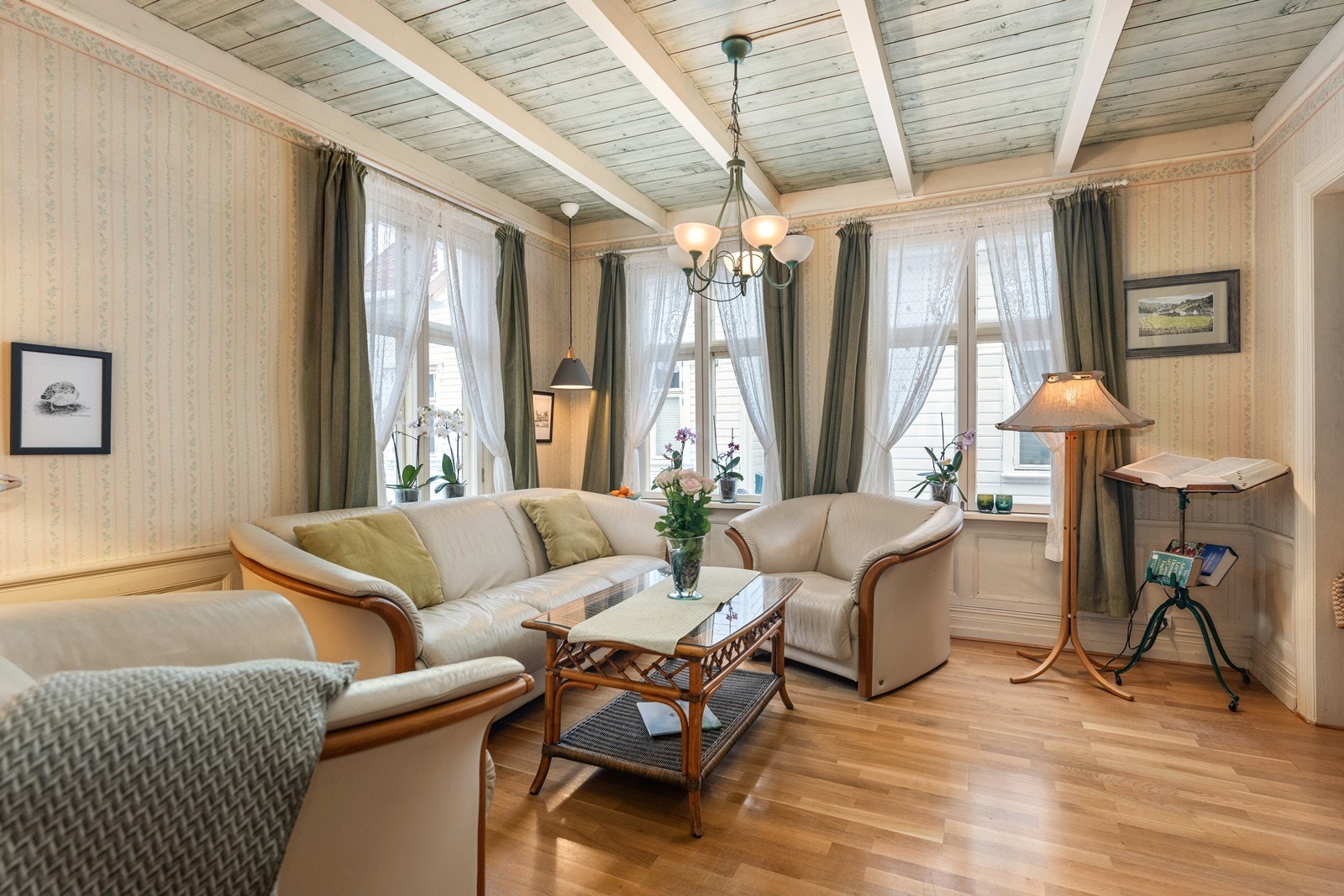 Koselig stue med god størrelse. Galleribilde