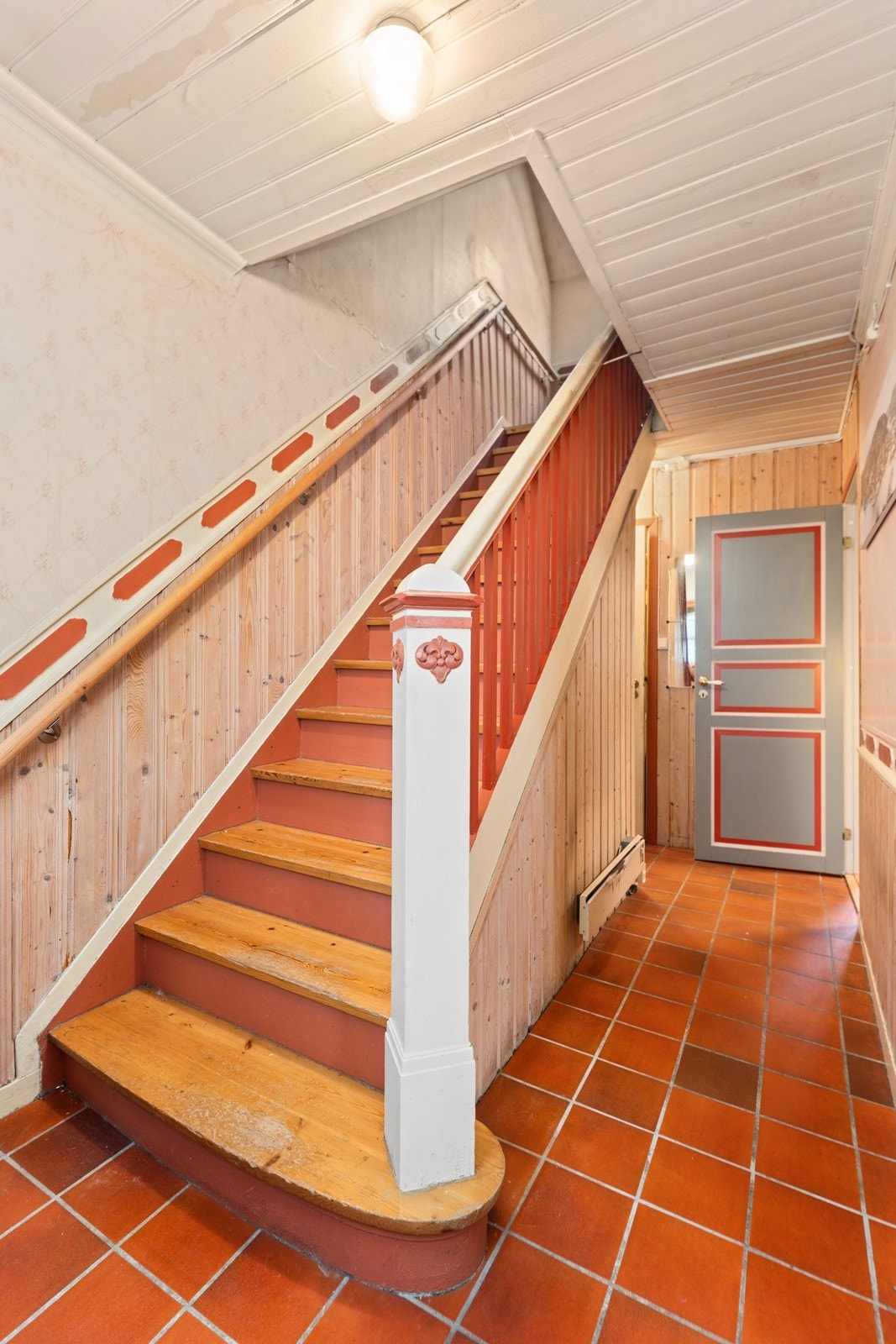 Trapp til loft. Galleribilde