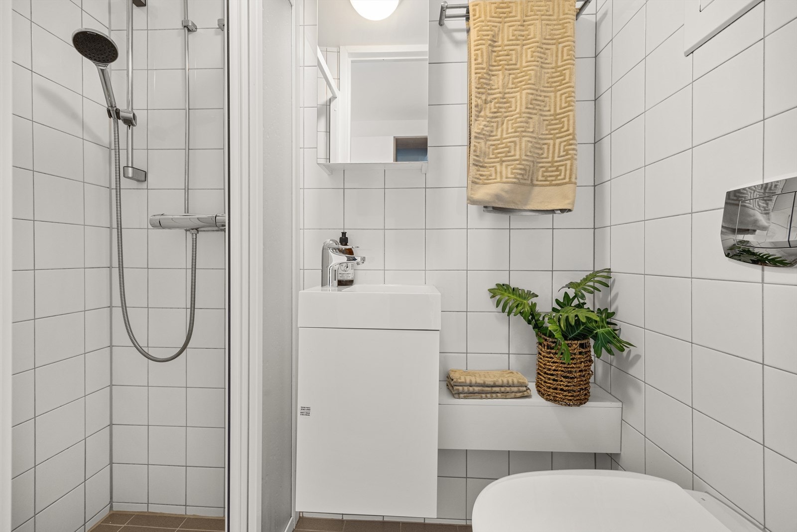 Flislagt baderom med varmekabler. Galleribilde