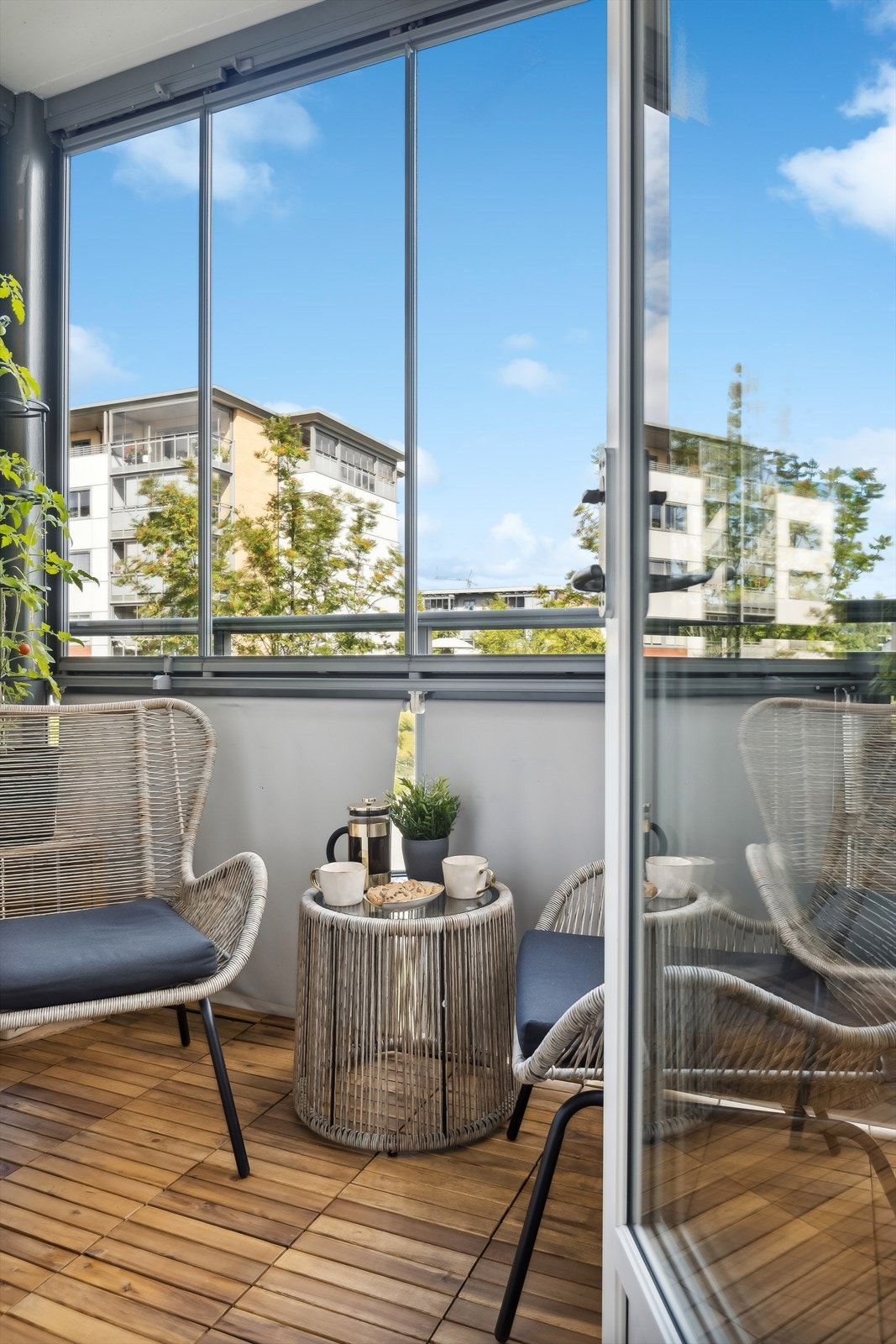 Balkong med pent utsyn. Galleribilde