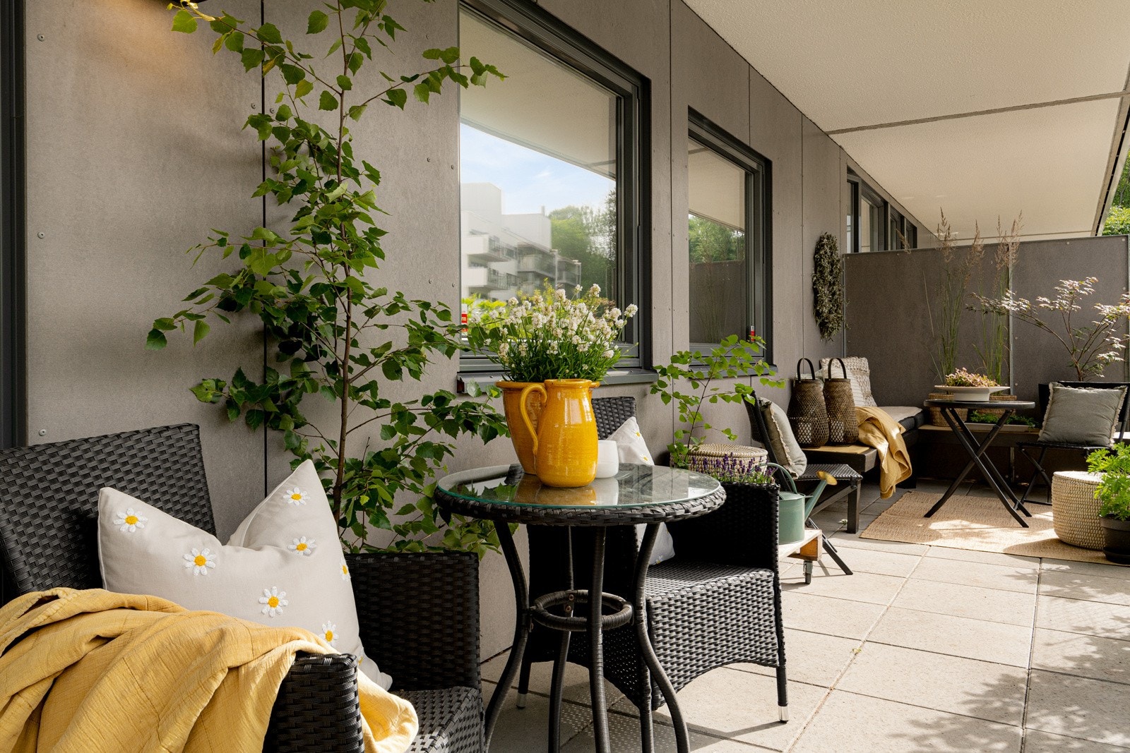 Uteplassen vender mot sydøst. Her kan du nyte varme sommerdager! Galleribilde