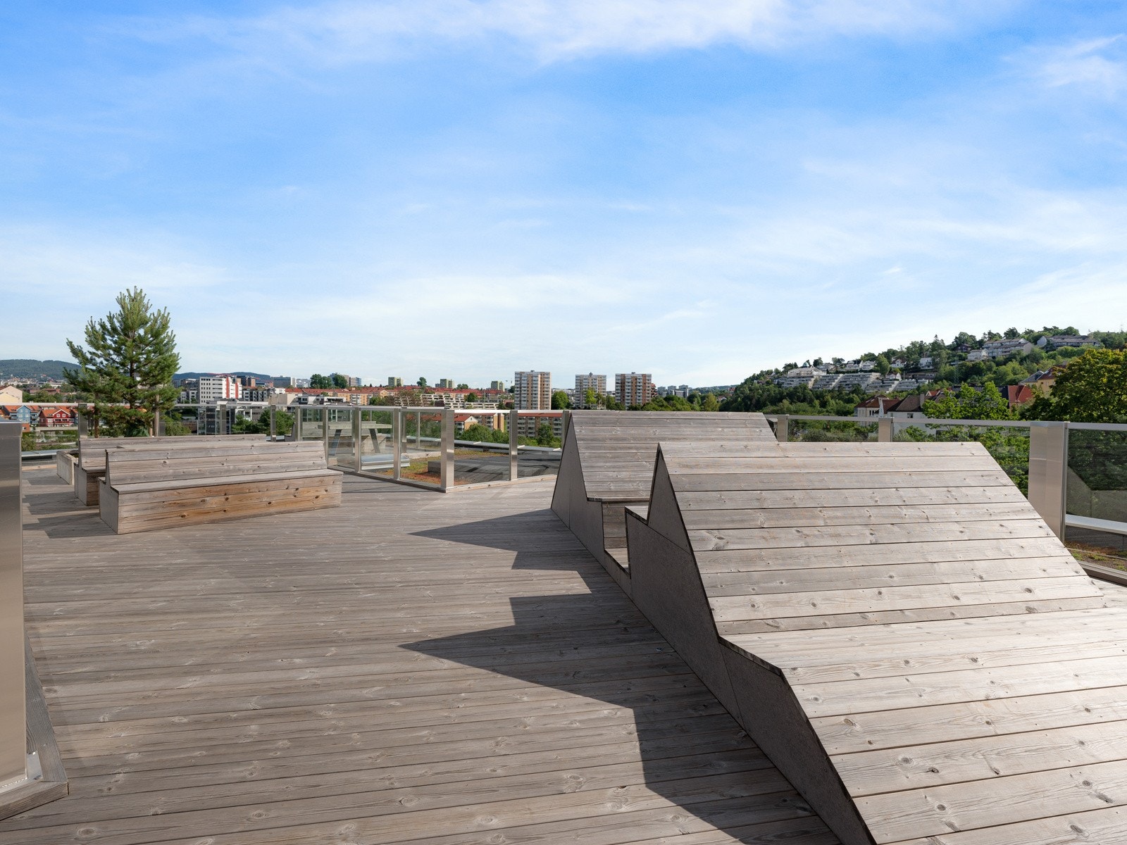 Takterrassen har felles sittegrupper. Galleribilde