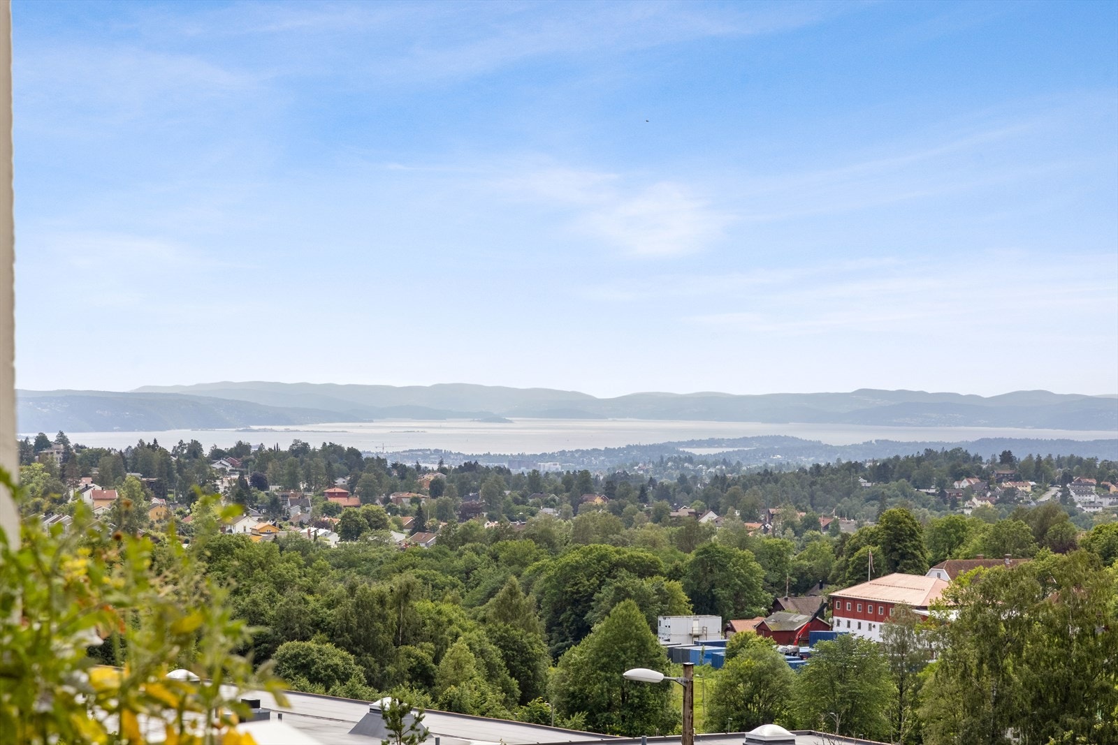Fantastisk, langstrakt utsikt fra balkongen. Galleribilde