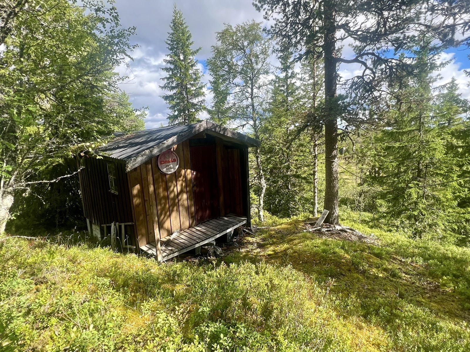 Uthus med utedo Galleribilde