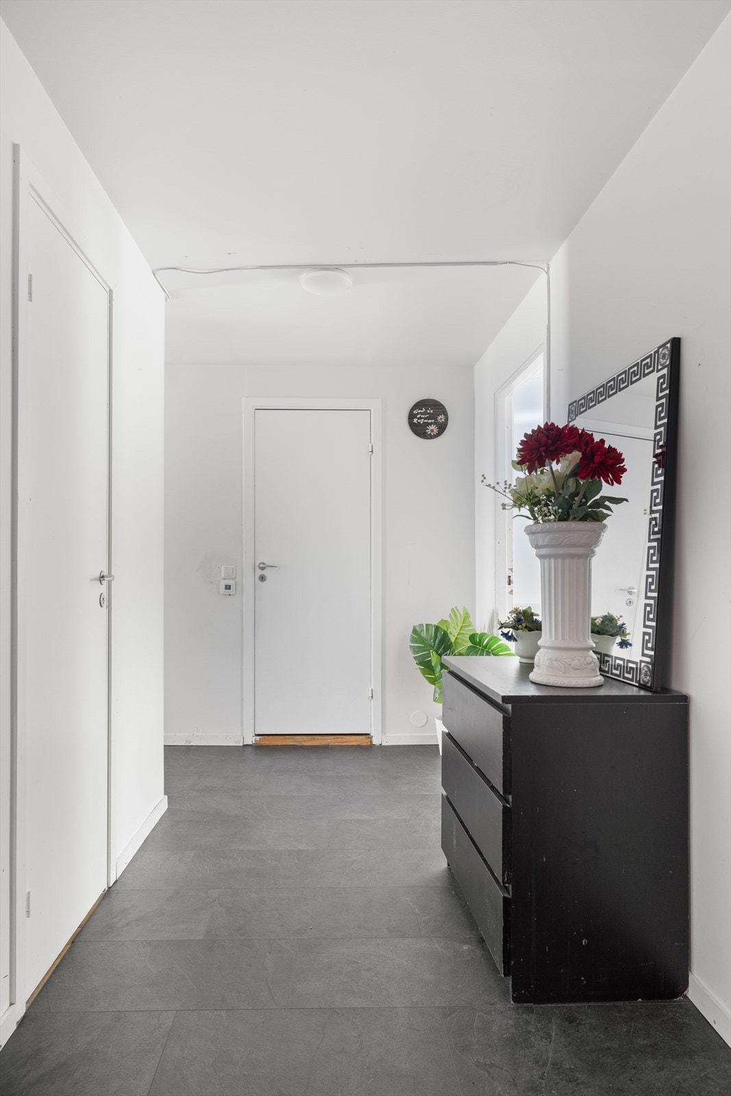 Velkommen inn i denne innbydende entréen. Galleribilde