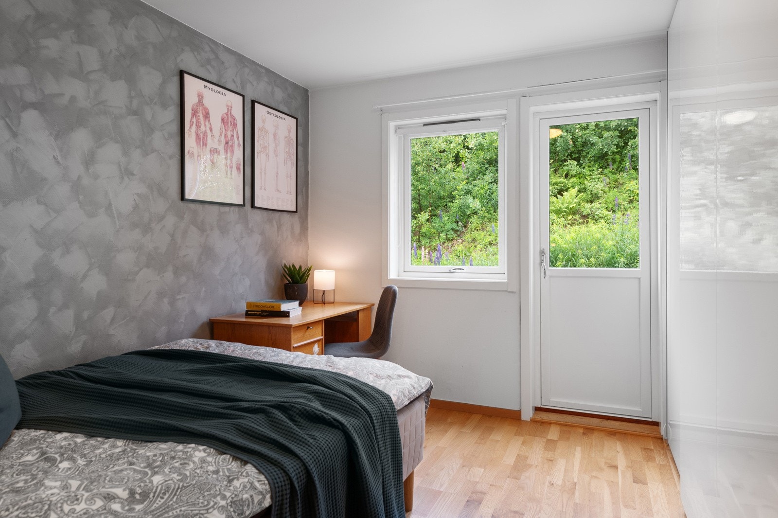 Fra soverom er det adkomst til platting Galleribilde