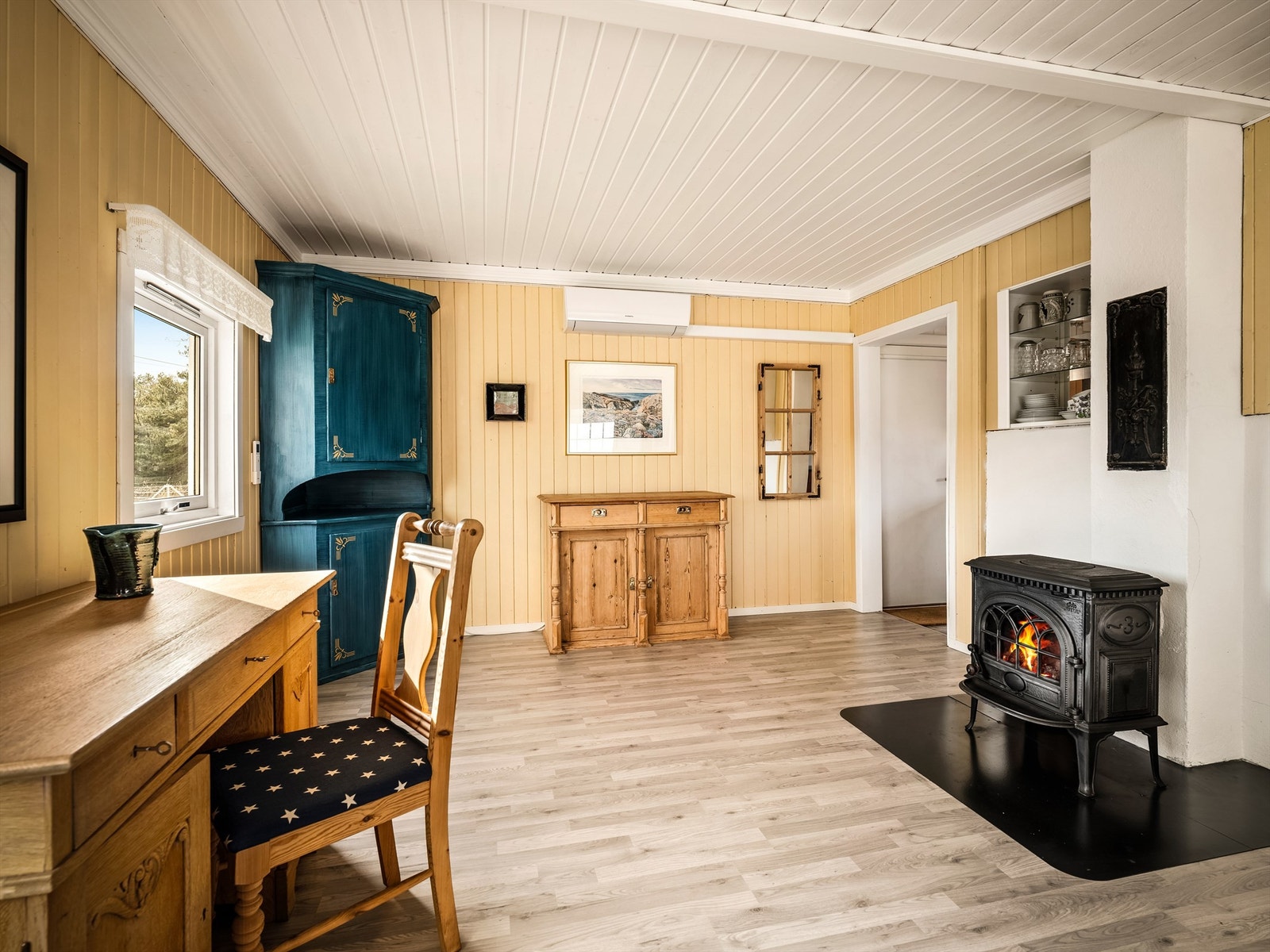 Skorstein av lettklinkerelementer er opplyst å være fra rundt 2000. Galleribilde