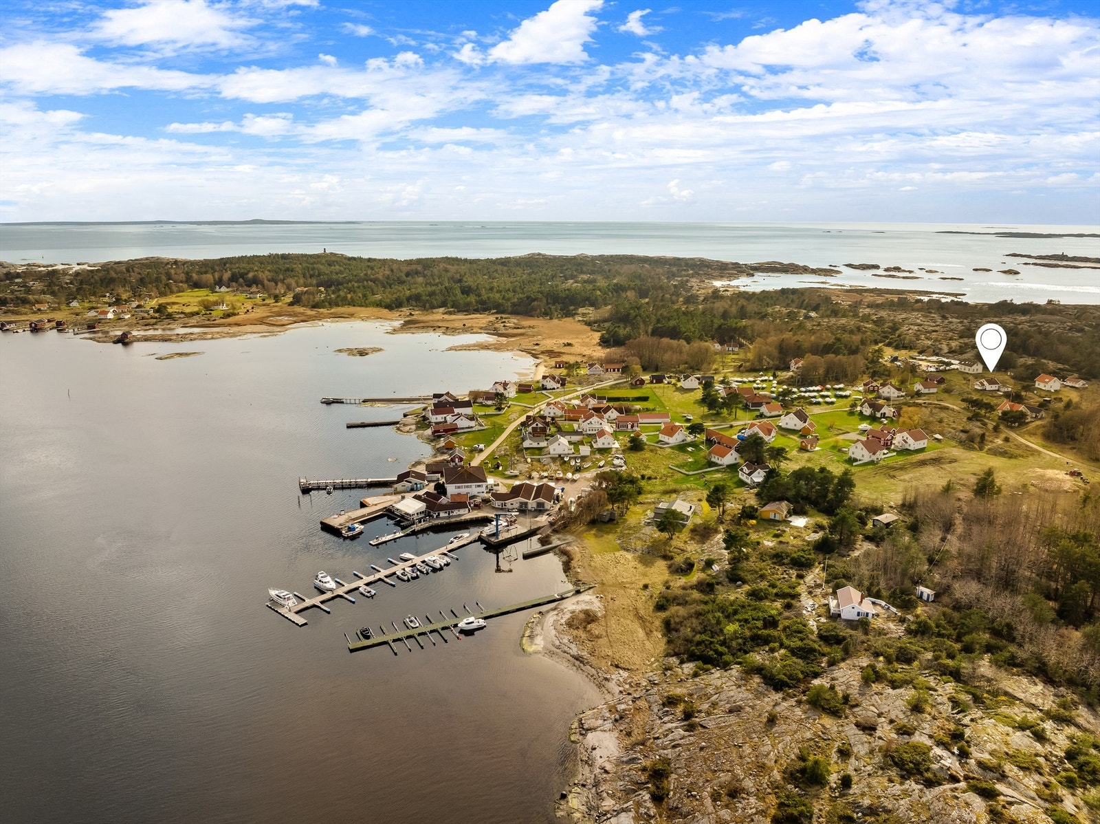 Rundt på øya er det tur- og utfluktsmuligheter i rikt monn. Galleribilde