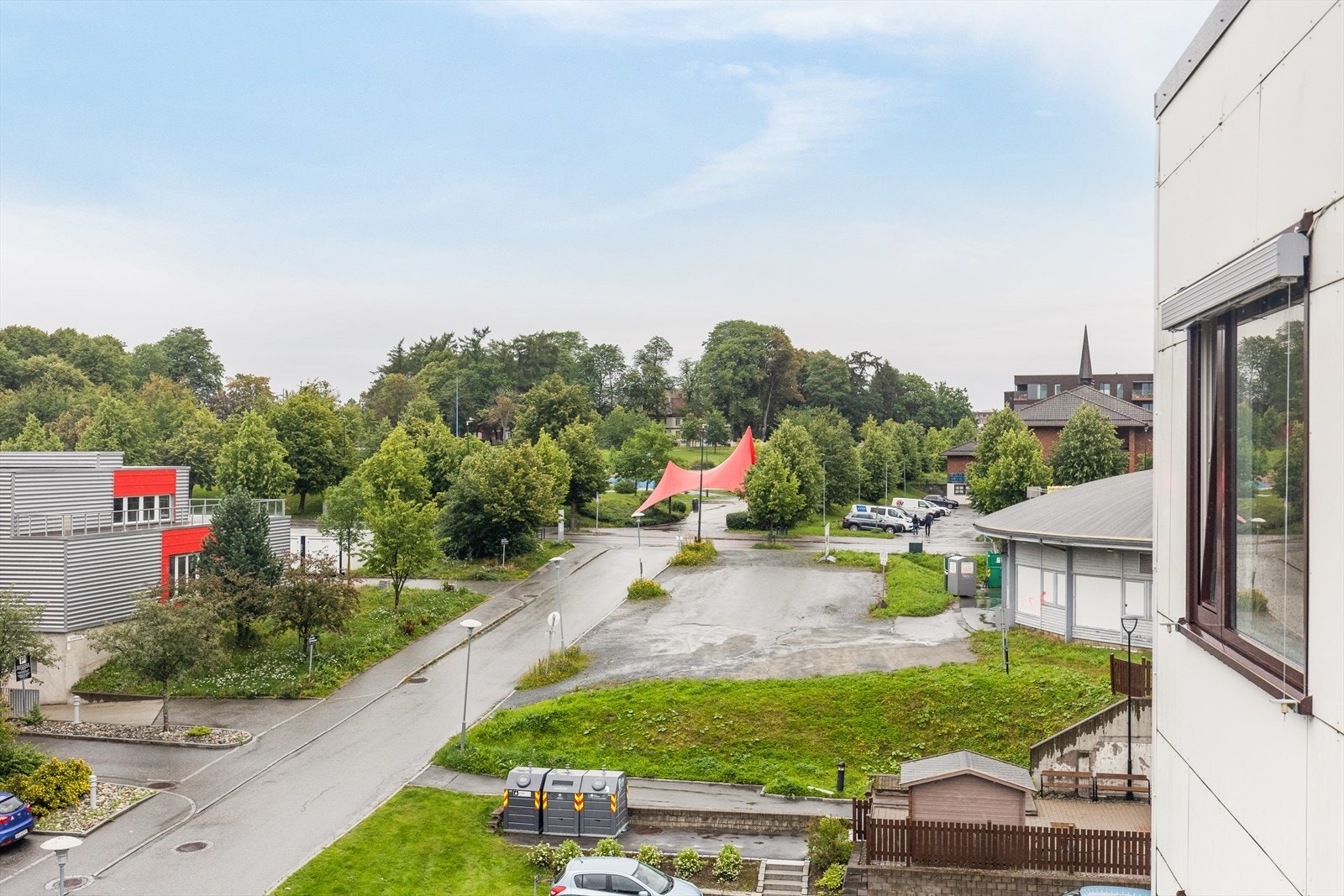 Balkongen har gode solforhold. Galleribilde