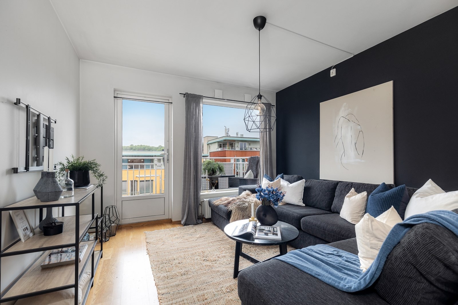 Fra stuen har man tilgang til en terrasse på 4,5 kvm. Galleribilde
