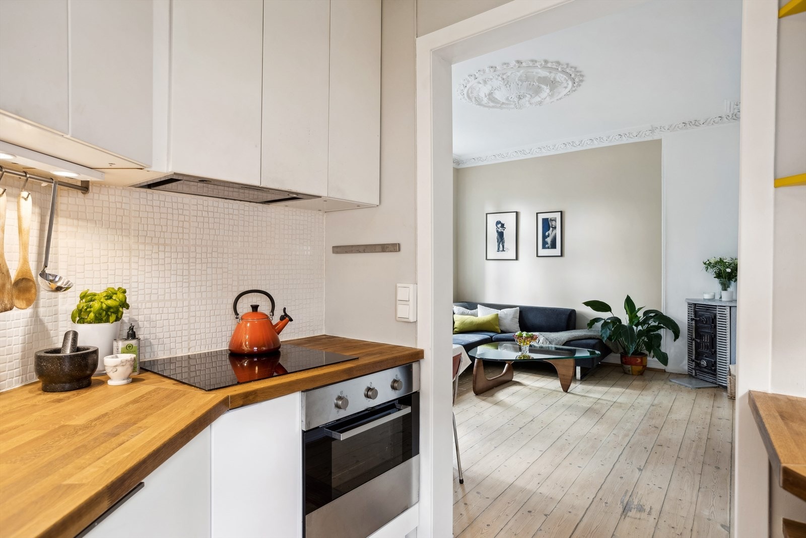 Det er god lagringsplass i skap. Galleribilde