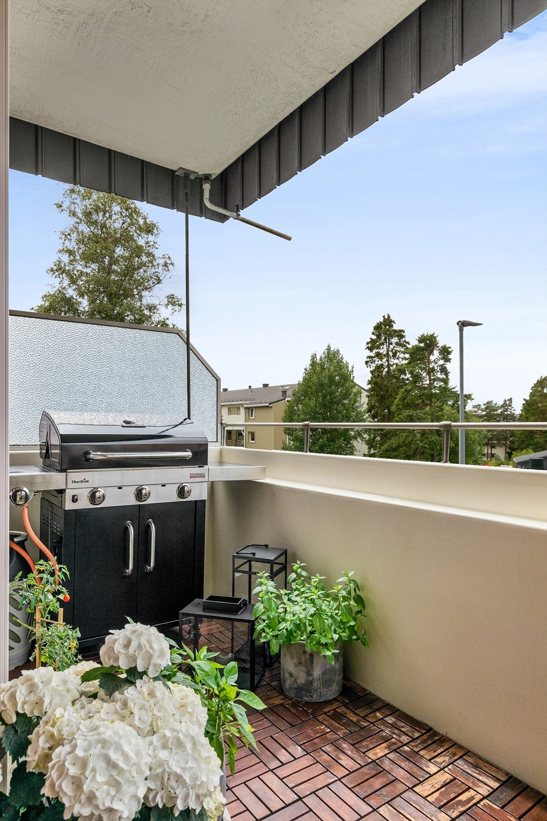 God plass til både grill og møblement. Galleribilde