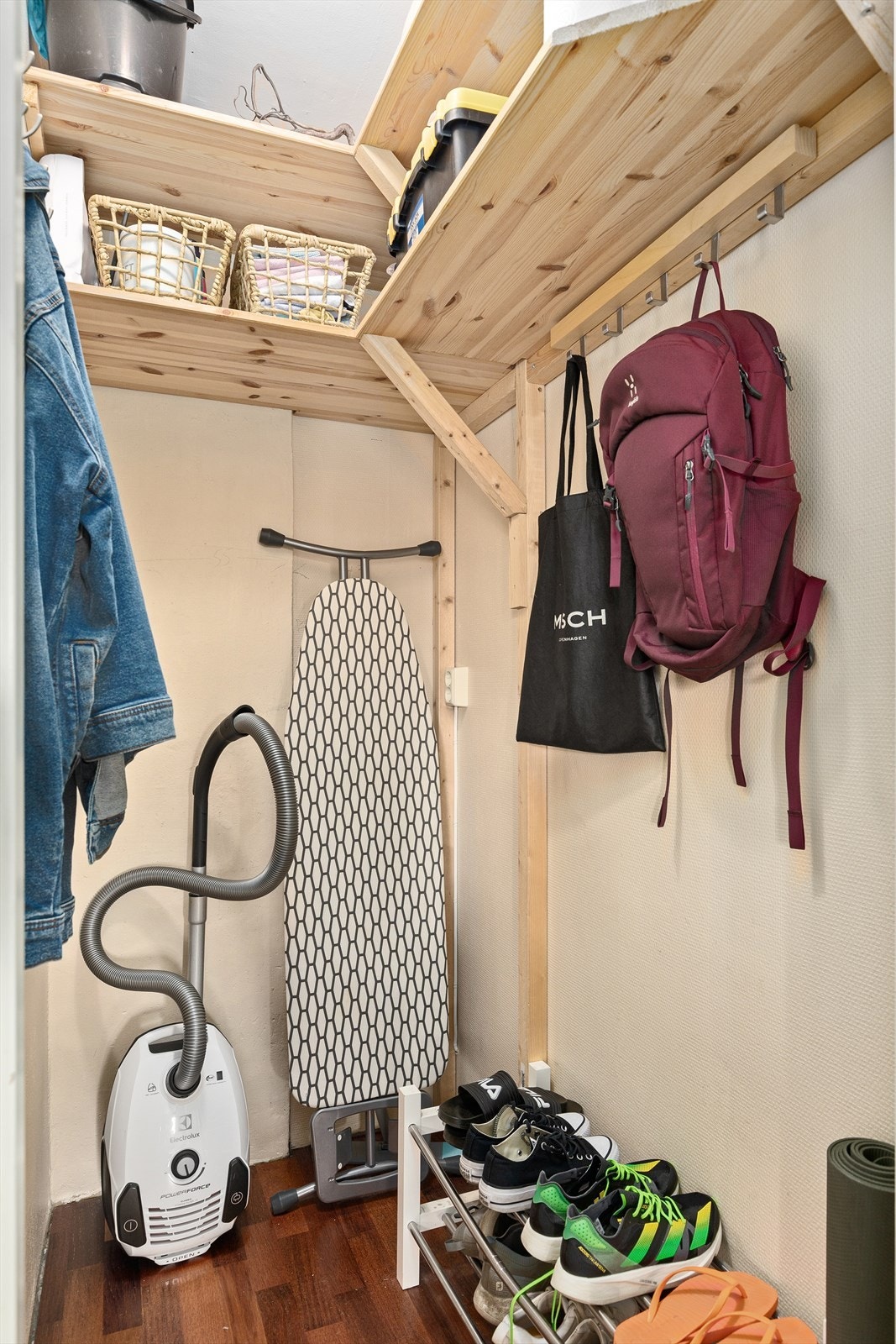 Praktisk innvendig bod. Galleribilde