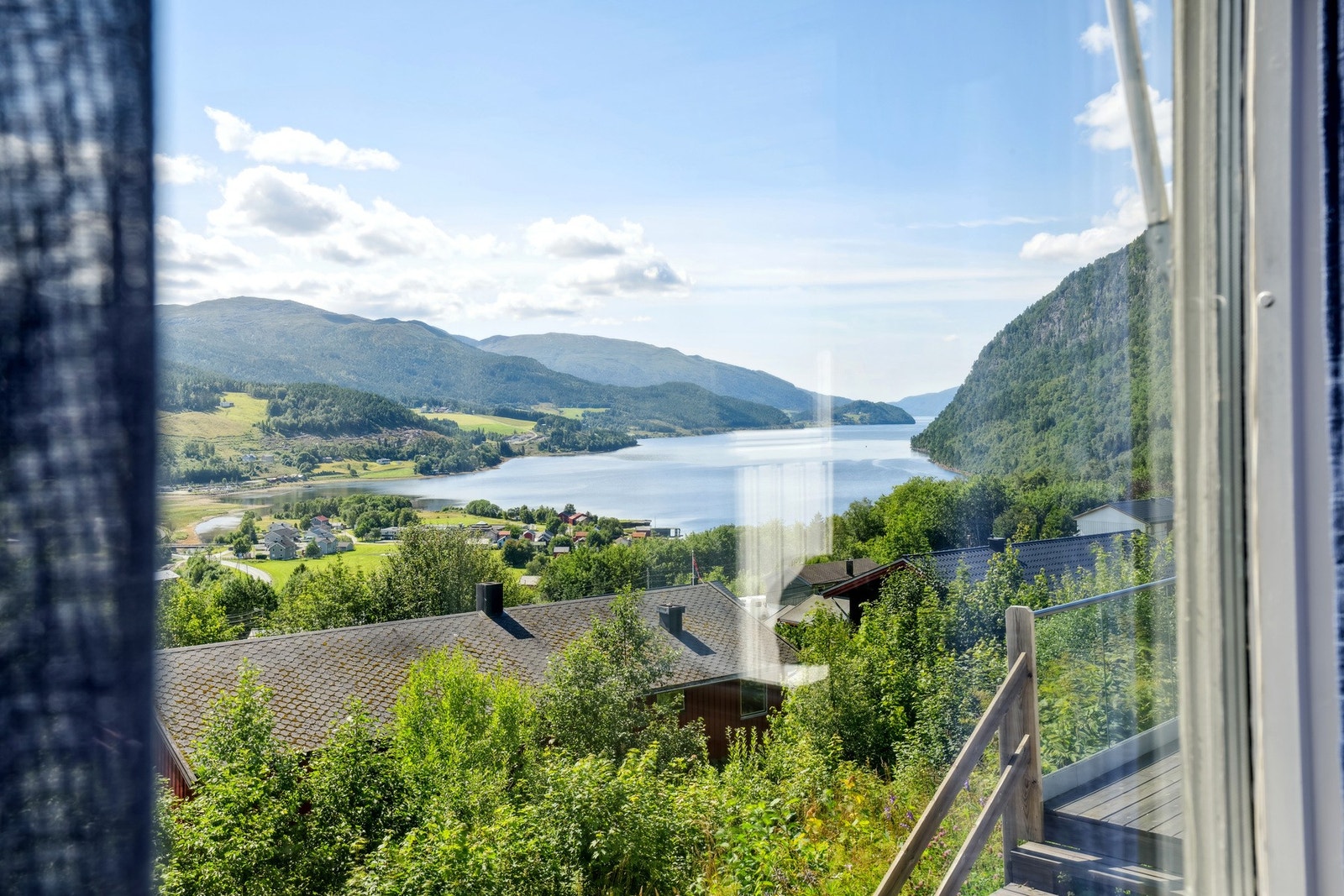 Utsikten utover Vinjefjorden er upåklagelig! Galleribilde