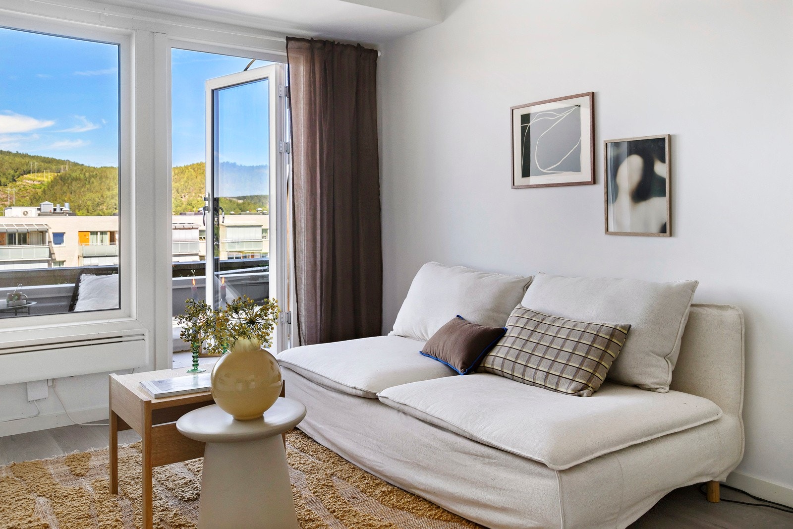 Stuen fremstår meget moderne og innbydende. Galleribilde