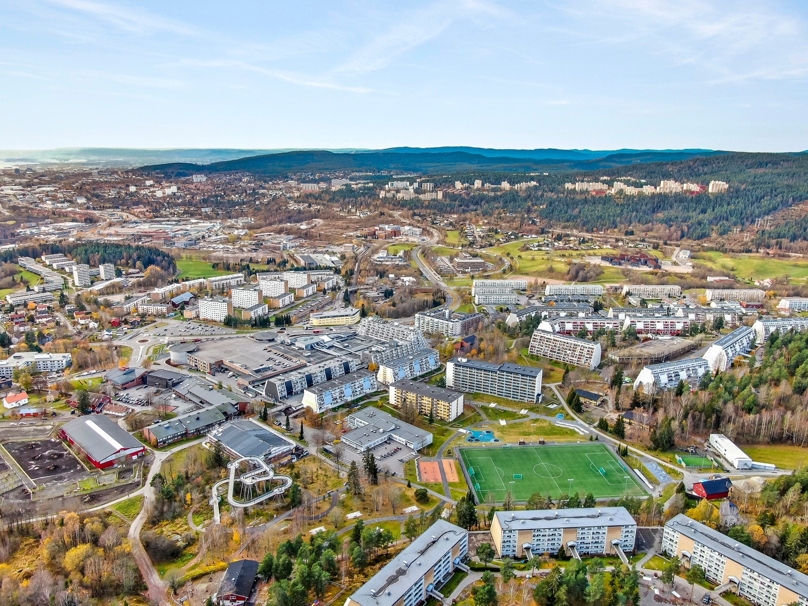 Boligen har en meget sentral beliggenhet på Stovner. Galleribilde