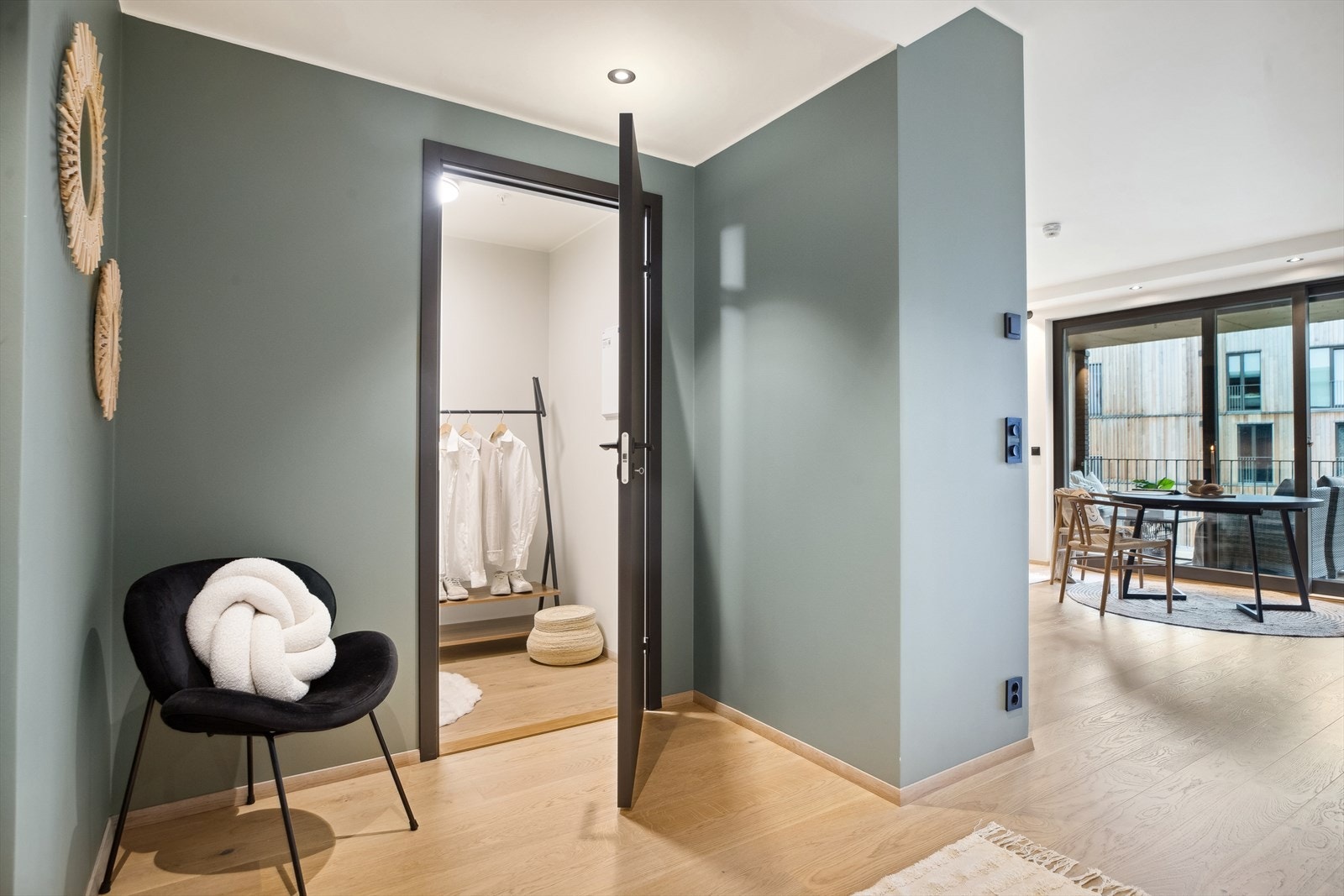 Entré med tilhørende bod Galleribilde