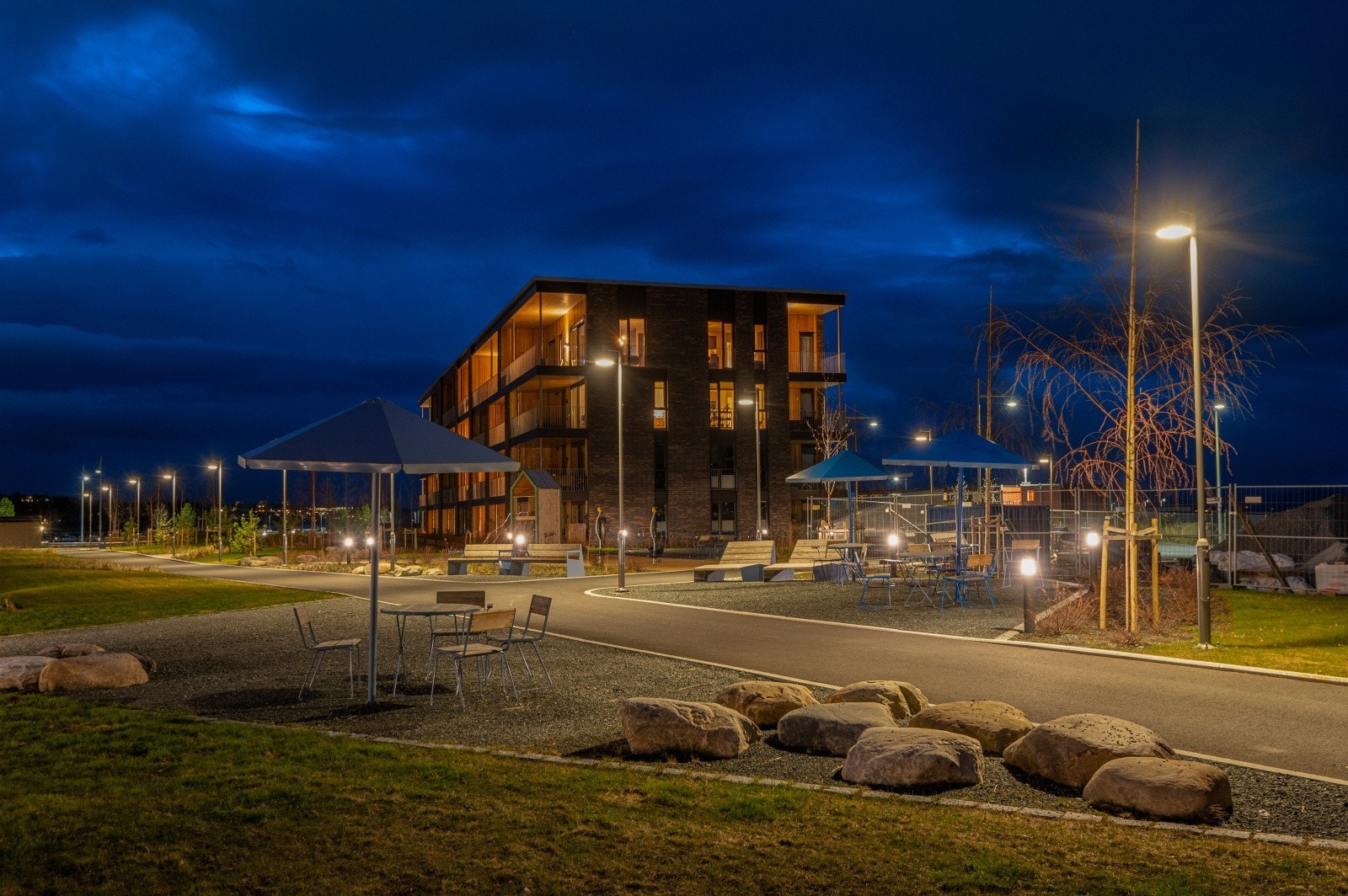 I garasjekjeller er det egen sykkelbod/smørebod med mulighet for vask. Galleribilde