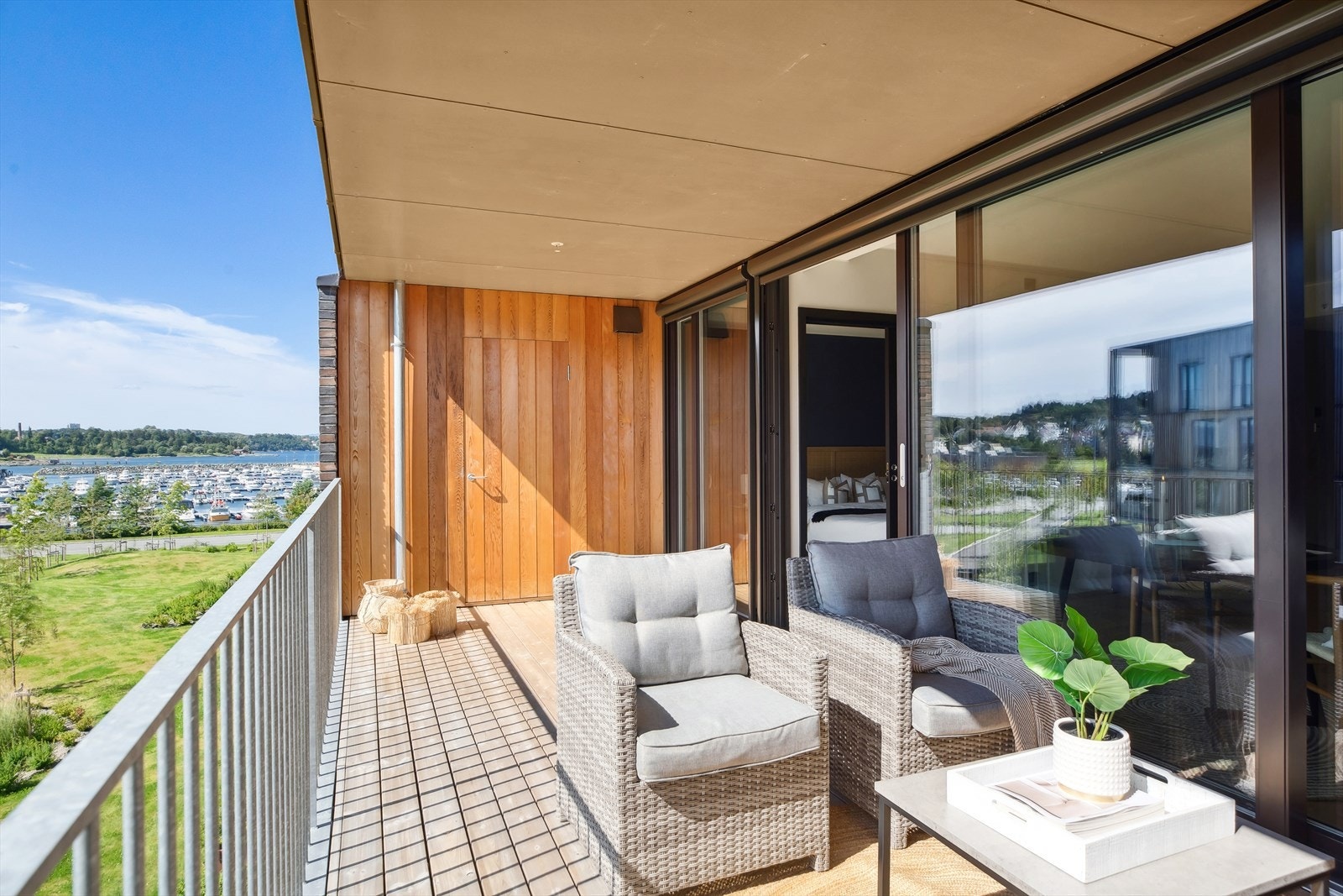 I ene kortsiden på balkongen er det en praktisk utebod på ca. 1,6 kvm. Galleribilde