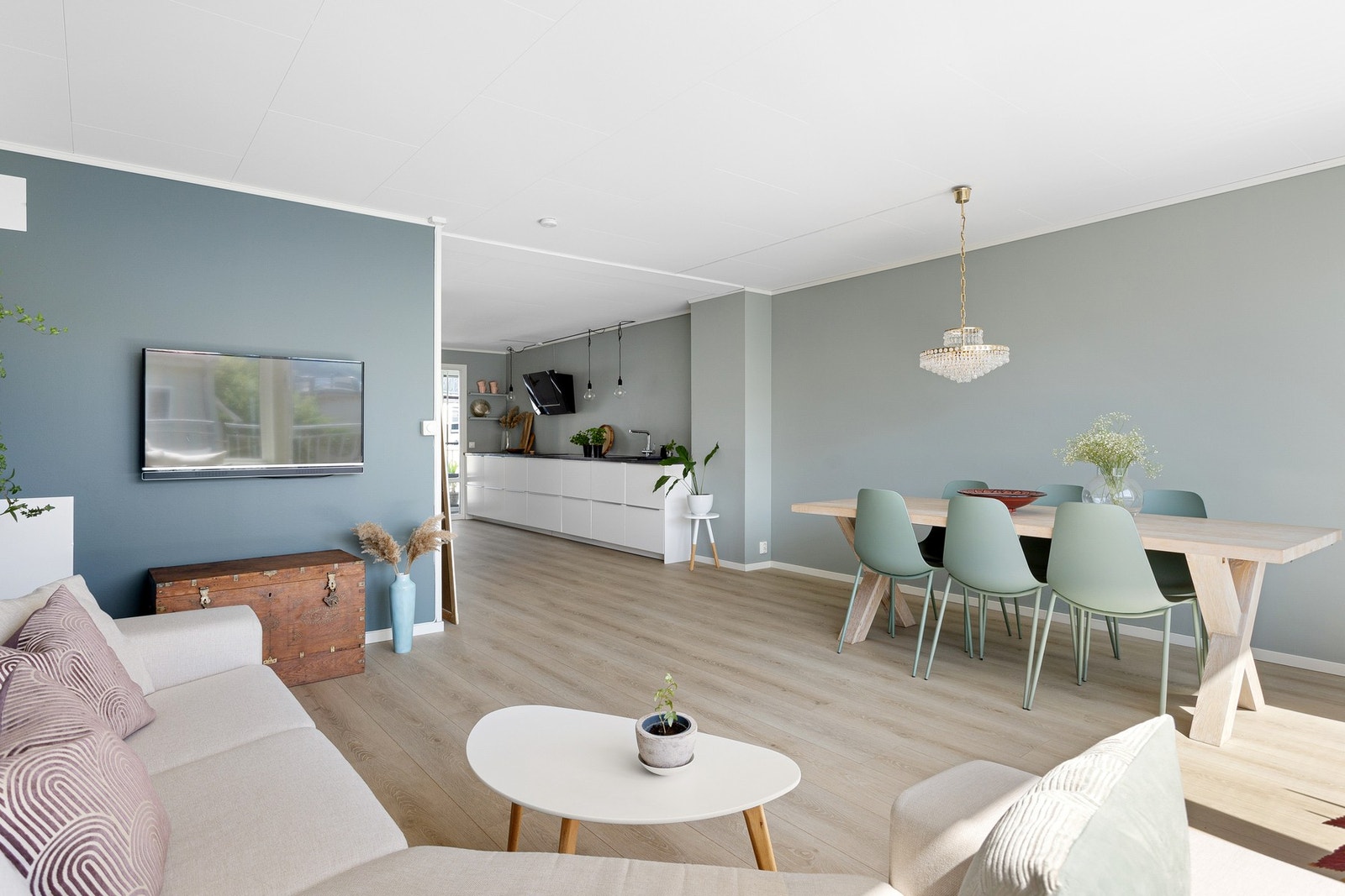 Nåværende eier har tidligere hatt et ekstra soverom i stuen, så her er det mulighet for et soverom nummer to! Galleribilde
