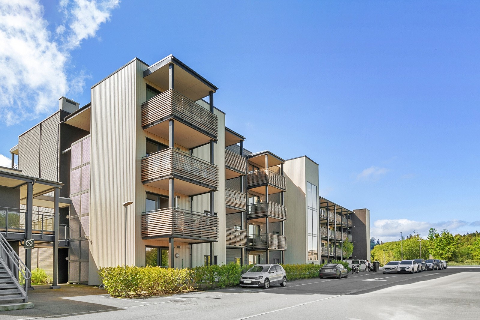 Her bor du i flotte omgivelser med butikk i nærheten, og kort vei til kollektive forbindelser og ikke minst nært NTNU Dragvoll. Galleribilde