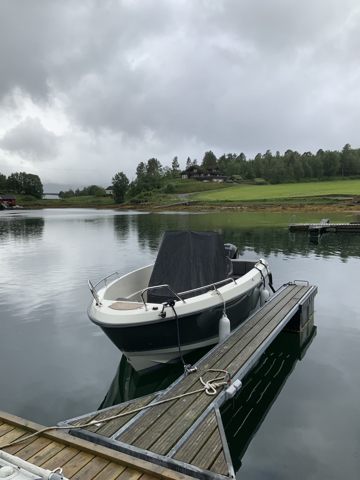 Båtplass medfølger. Båt kan medfølge mot nærmere avtale med selger Galleribilde