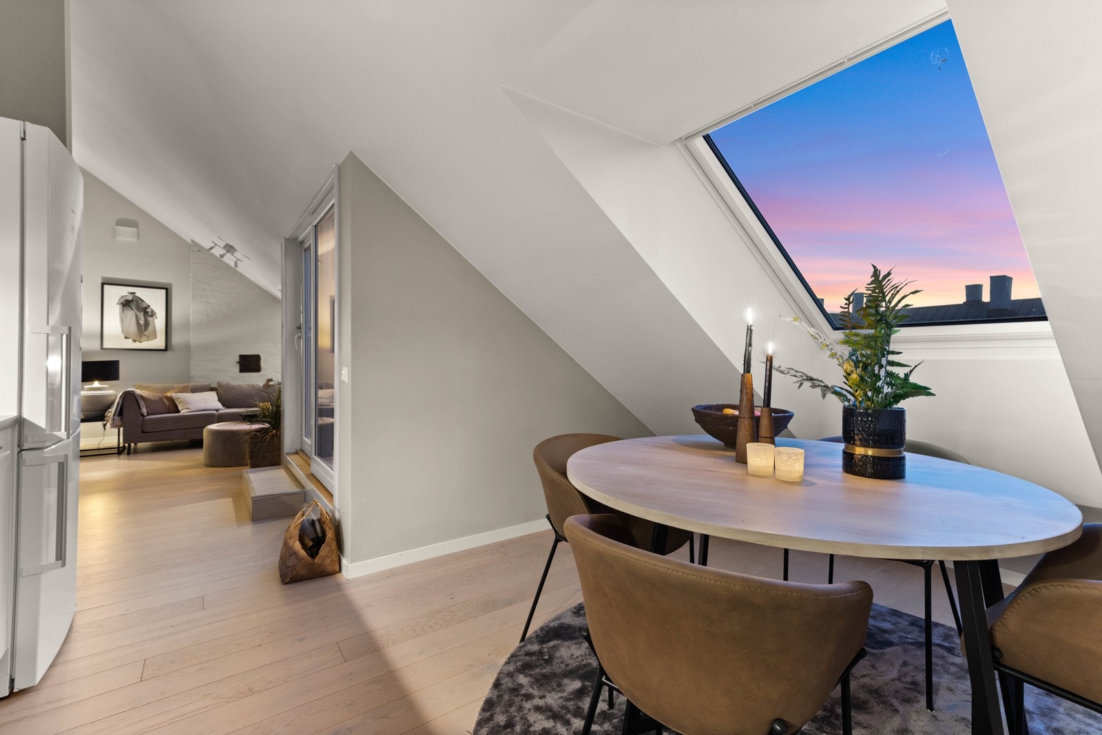 Atmosfæren i boligen er helt spesiell og må oppleves! Galleribilde