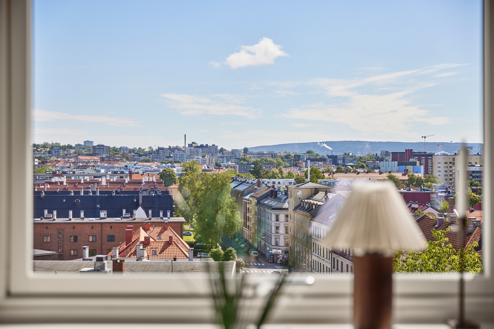 Her bor du høyt og fritt uten innsyn, og med fantastisk flott utsikt over byen! Galleribilde