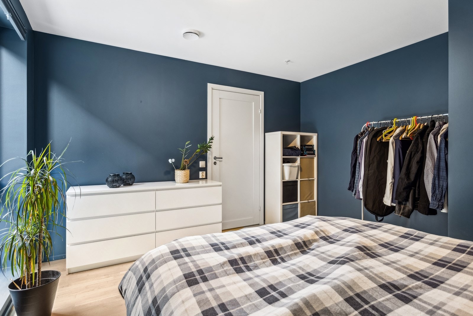 God plass til garderobe på soverom. Galleribilde