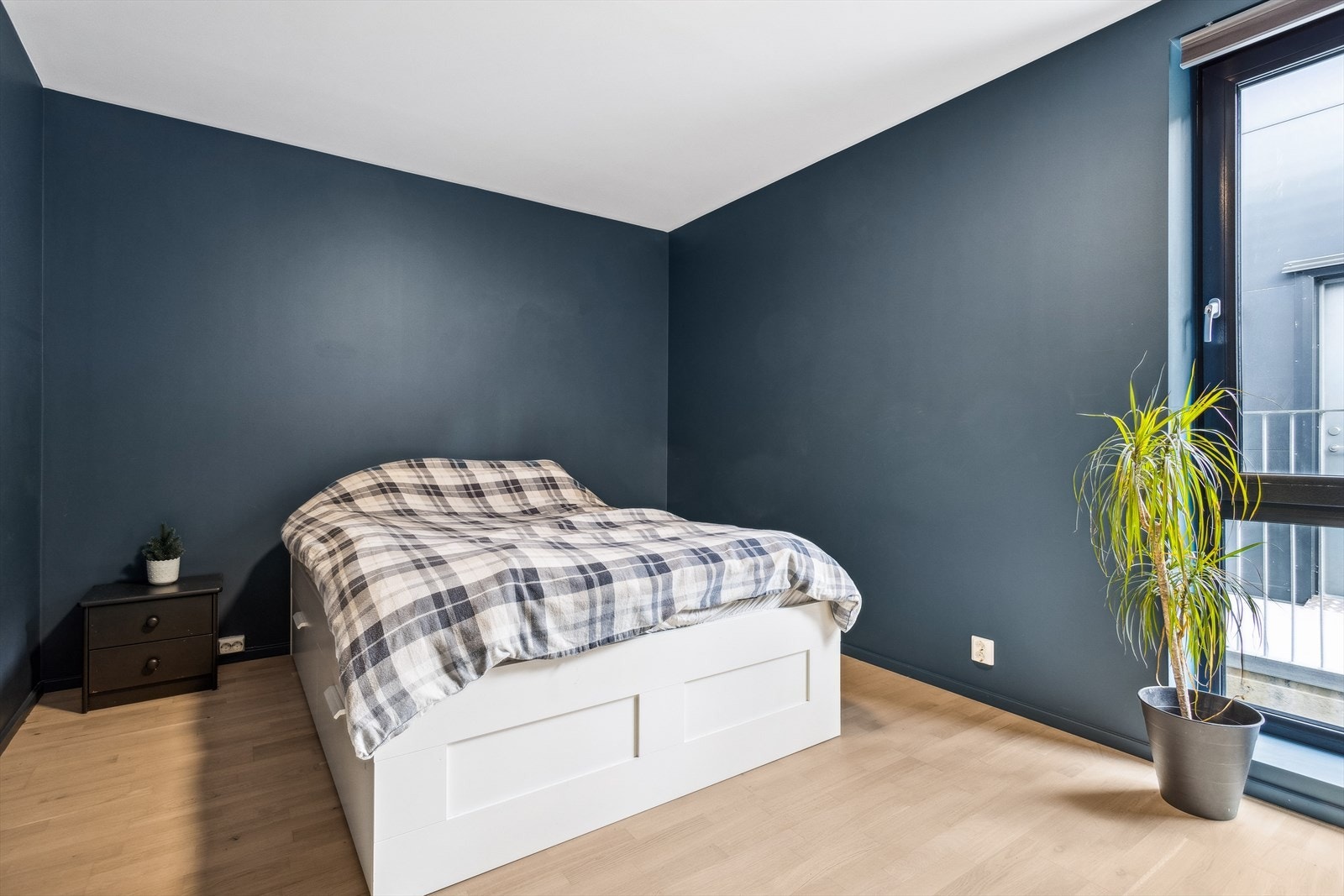 Hovedsoverommet er på 13,1m² og vender ut mot svalgang. Galleribilde
