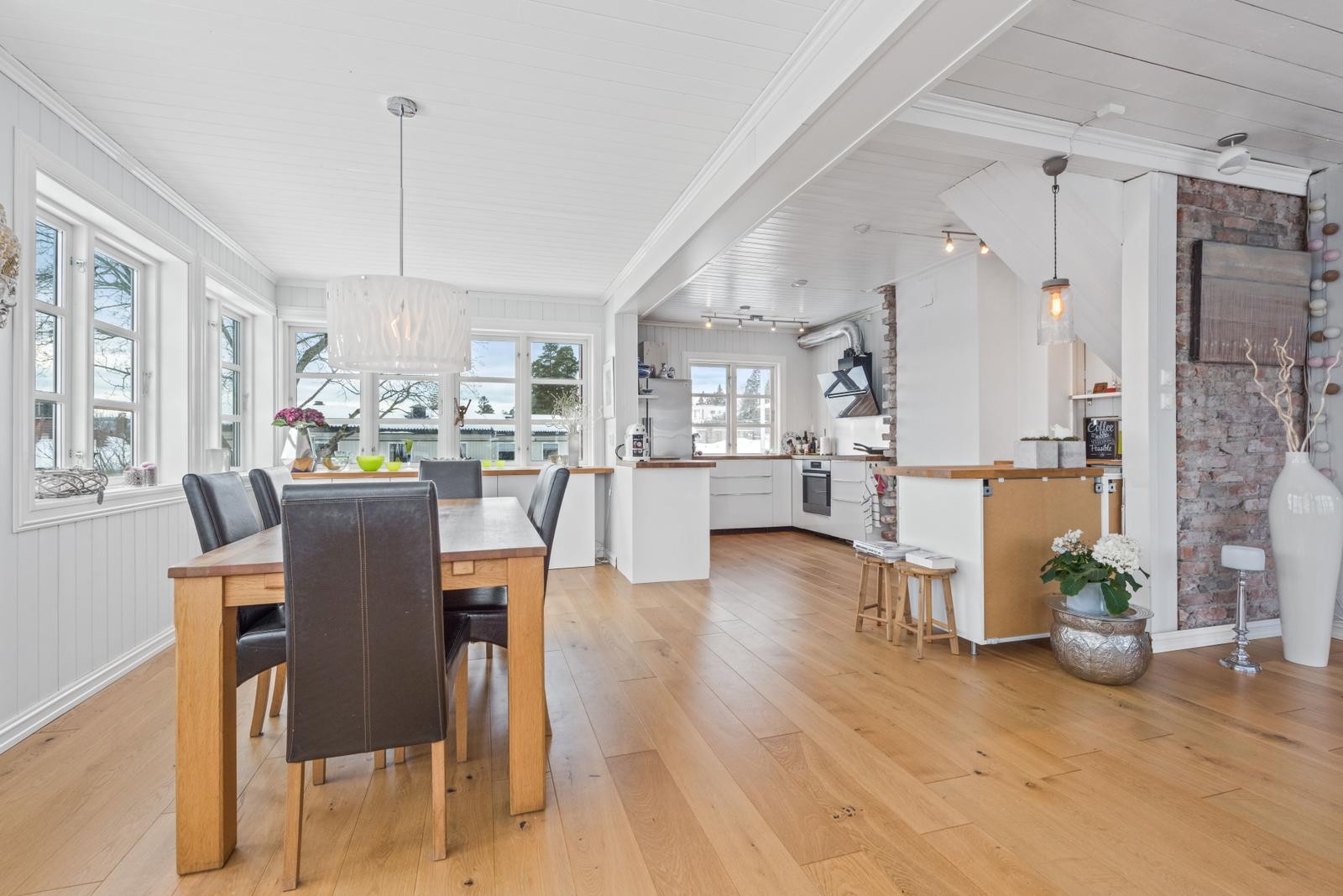 Stue og kjøkken Galleribilde