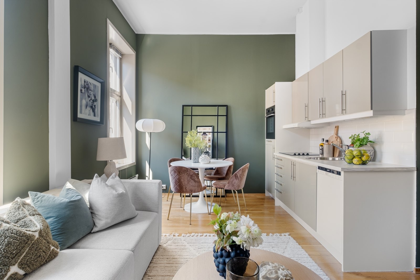 En hyggelig, tiltalende og sosial leilighet beliggende midt i hjerte av Oslo! Galleribilde