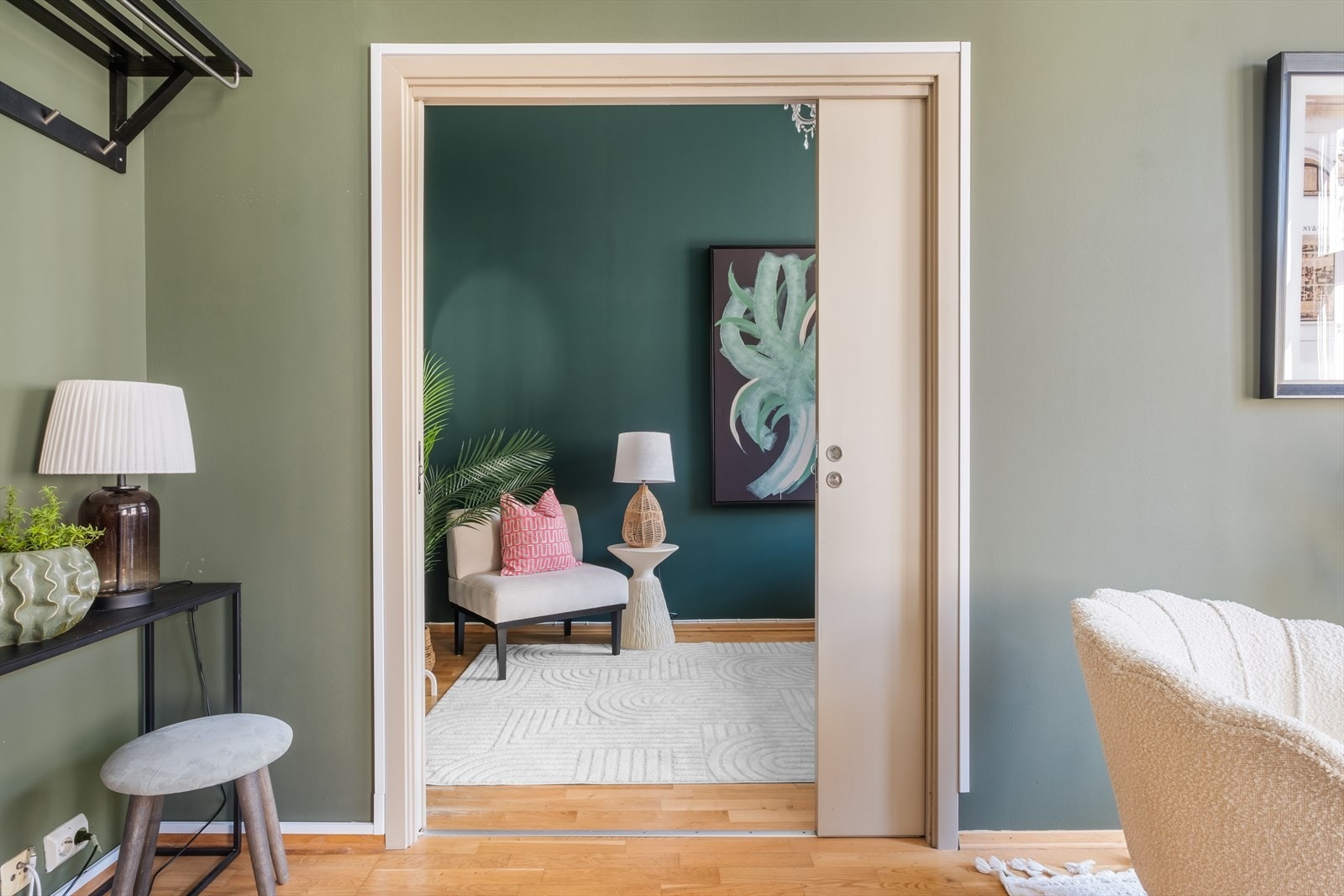 Fra stuen er det adkomst til et flott soverom. Galleribilde