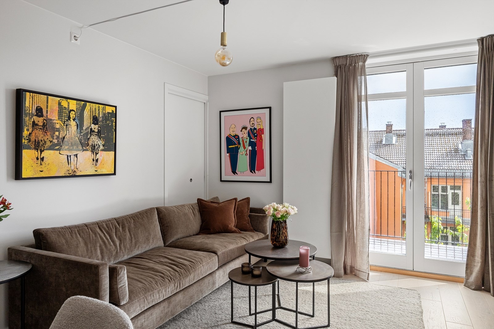 Her har vi gleden av å presentere en lekker 3-roms som ble totaloppusset i 2018. Galleribilde