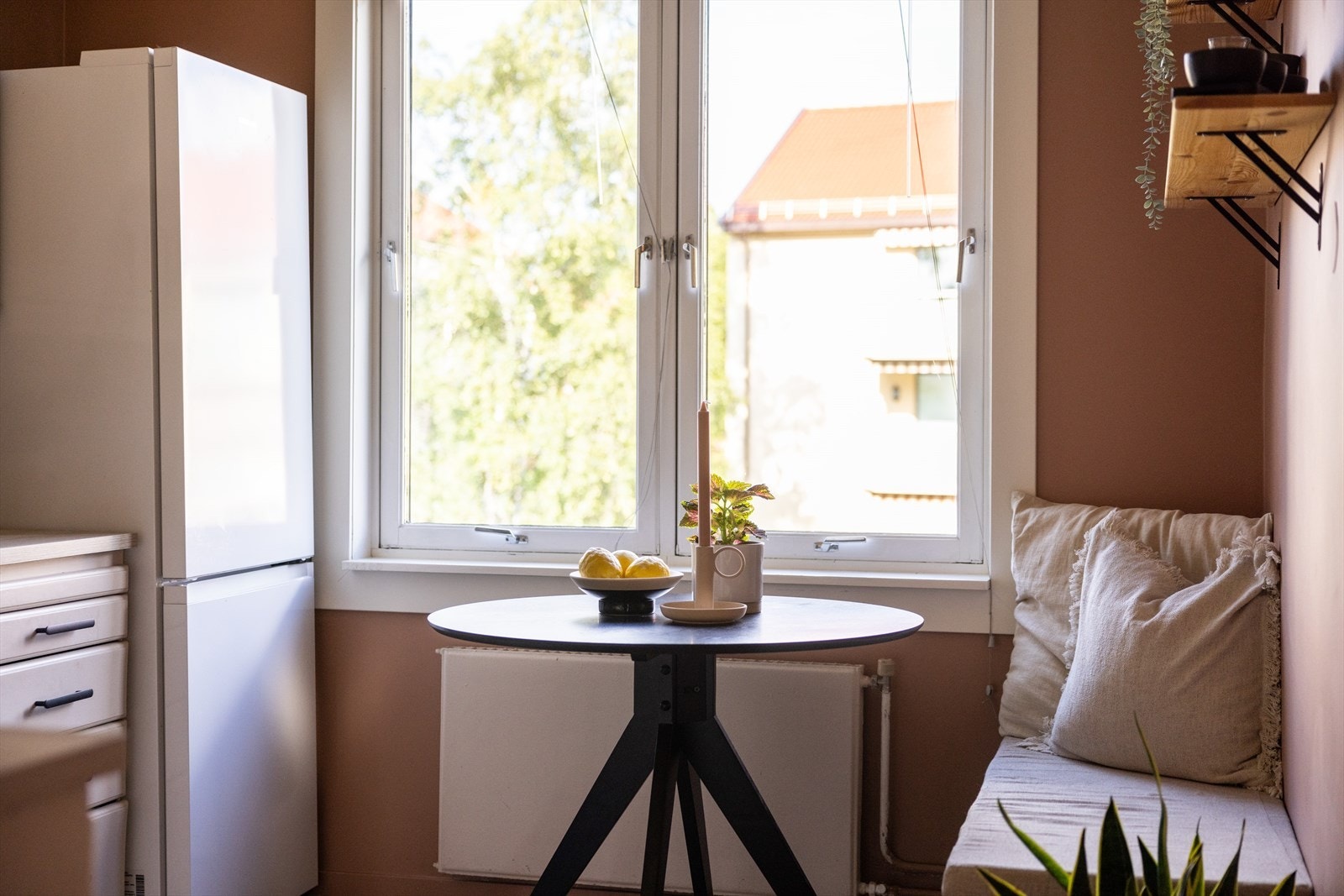 Hyggelig sitteplass hvor man kan nyte morgenkaffen. Galleribilde