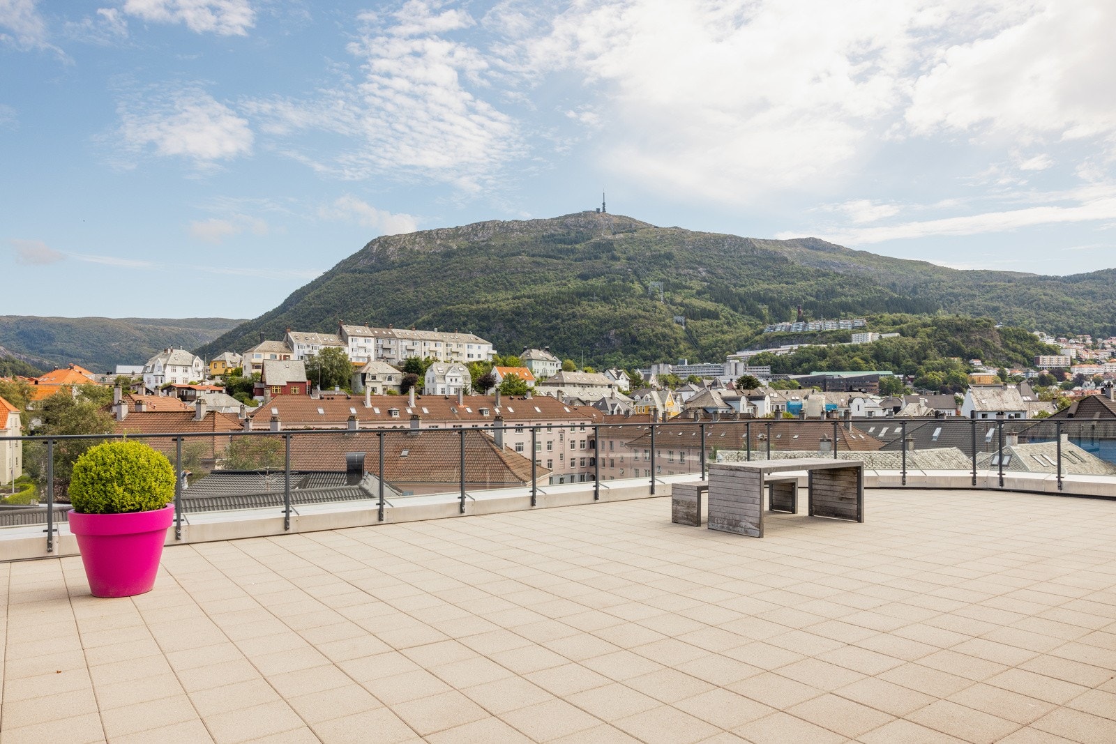 De to takterrassene kan benyttes av beboerne i sameiet og borettslaget. Galleribilde
