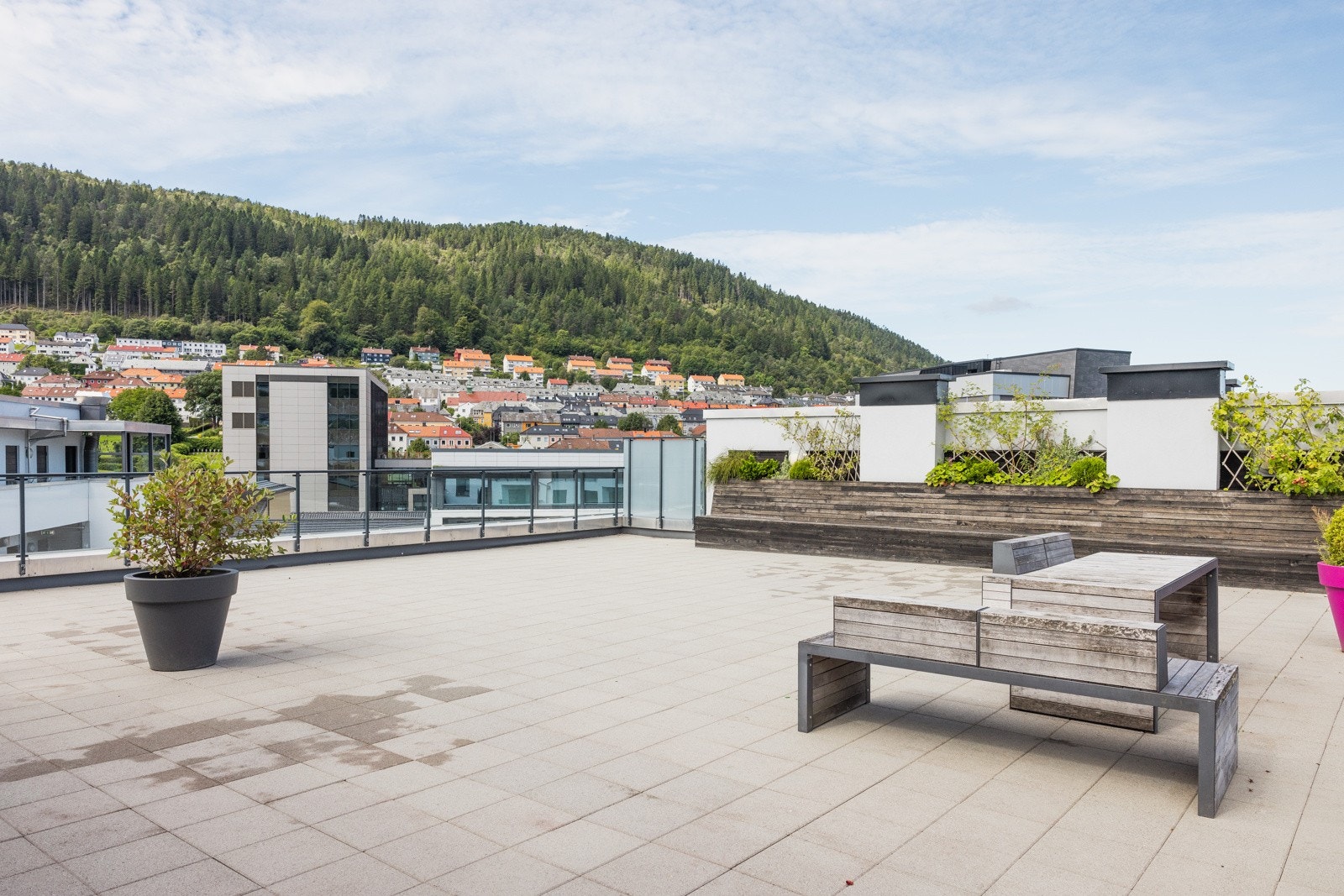Her kan man nyte gode sol- og utsiktsforhold. Galleribilde