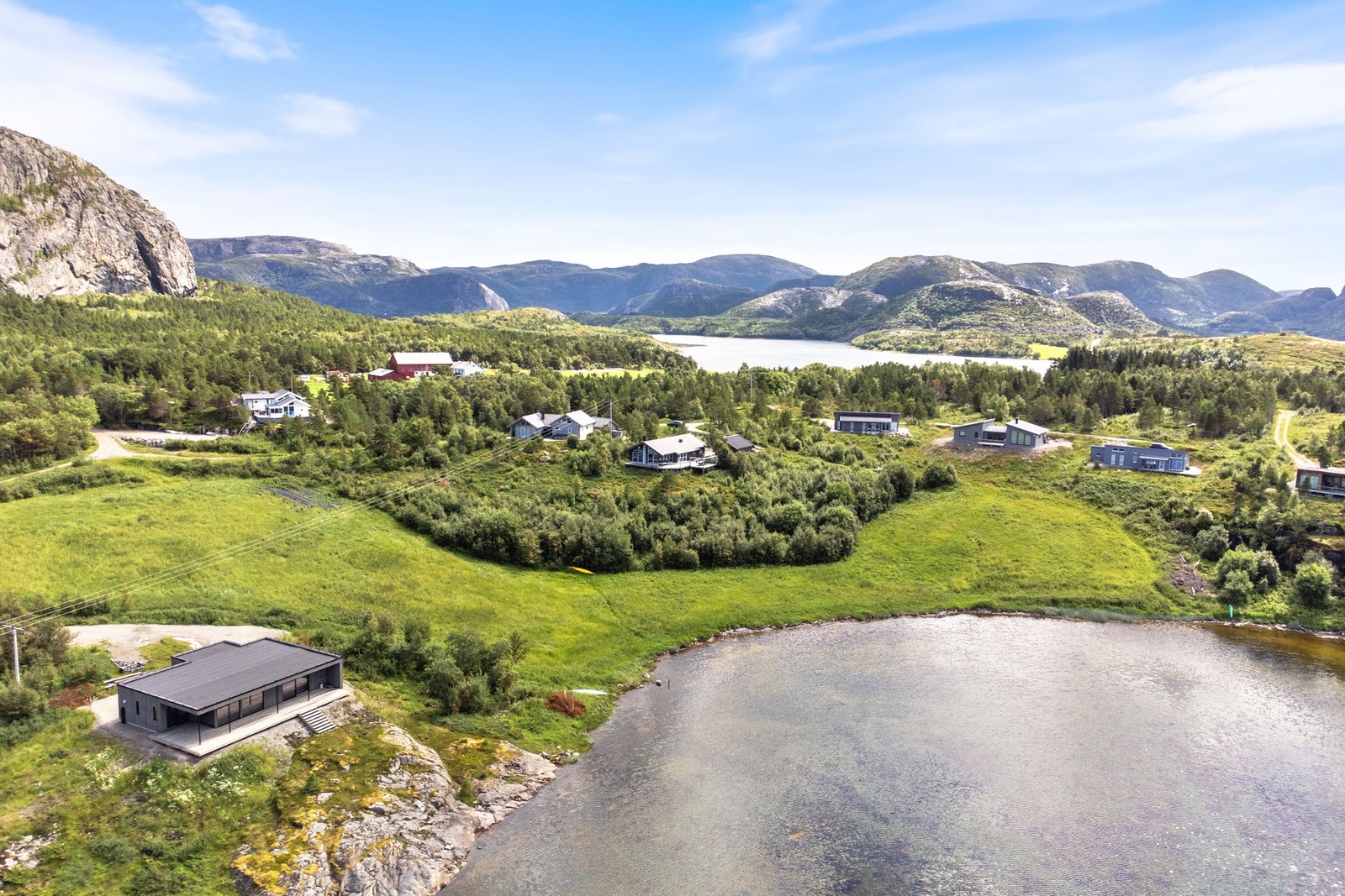 Dette er et Eldorado for de som liker sjøen med fiske, bading og det som ellers følger med. Galleribilde