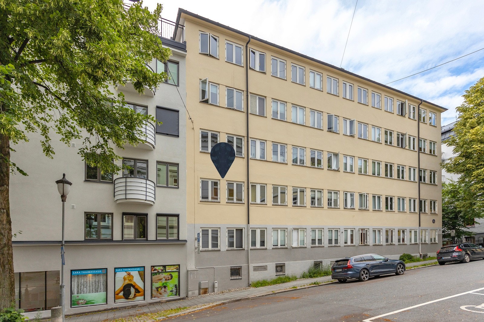 Området er kjent for en urban livsstil, yrende kaffe- og parkliv, samt et godt og variert utvalg av restauranter. Galleribilde