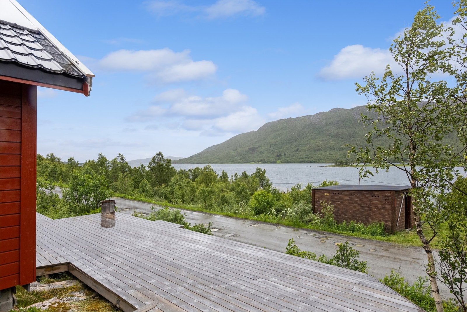 Et steinkast fra sjøen! Galleribilde