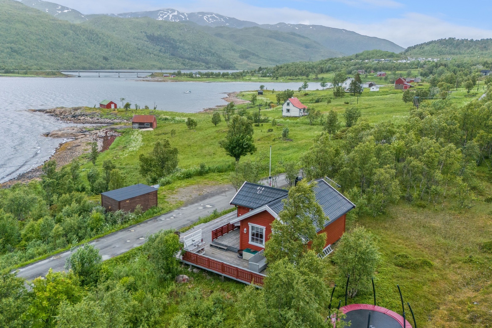 Eiendommen sett fra lufta Galleribilde