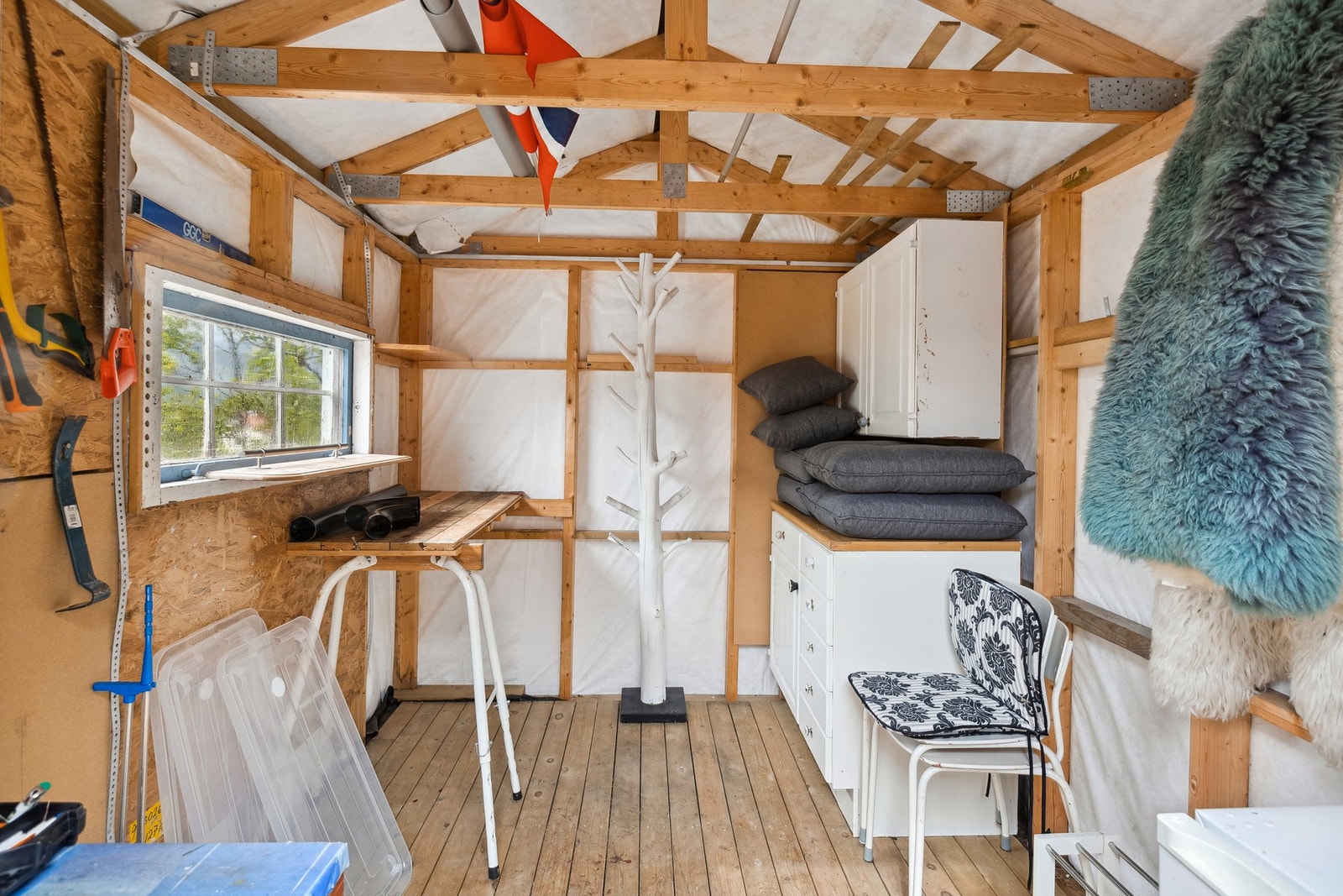 Uthus/bod Galleribilde