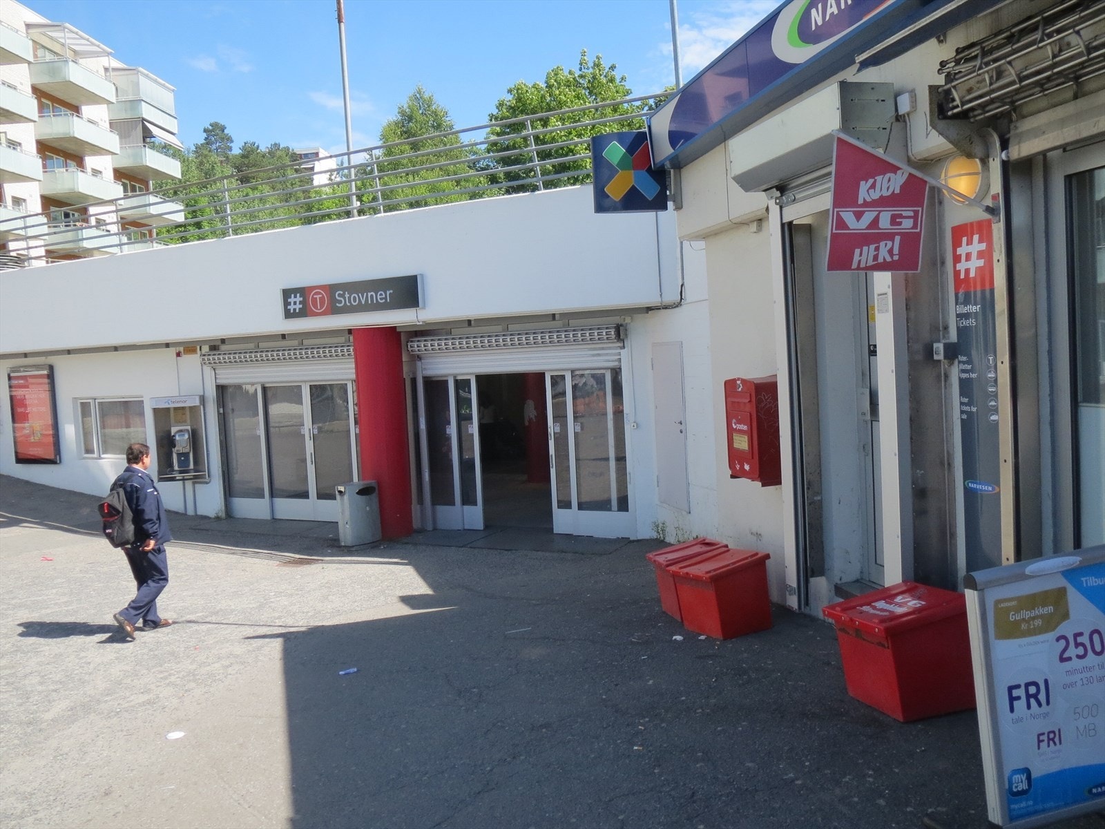 Kort gangavstand fra leiligheten til Stovner T-banestasjon med linje 4 og 5 Galleribilde