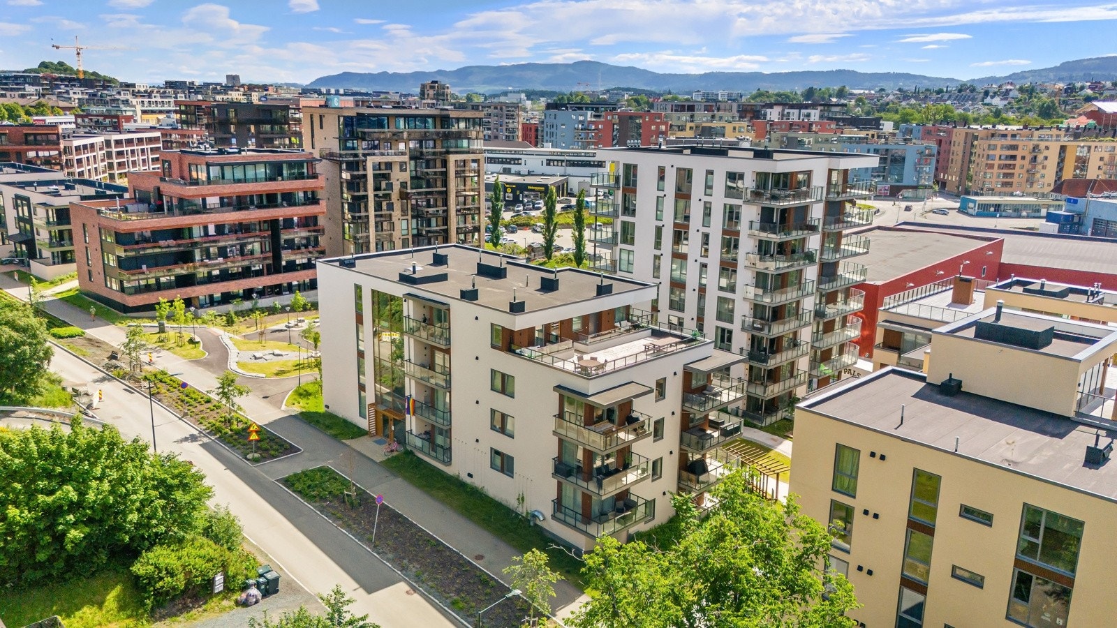 Fra boligen er det kort avstand til en rekke kollektive forbindelser. Galleribilde