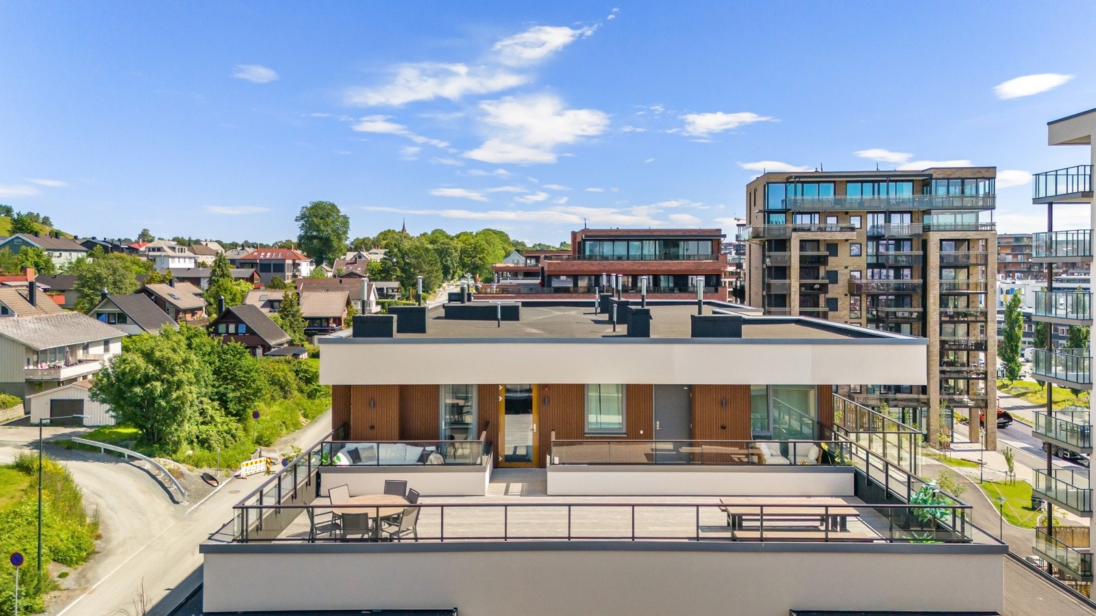 Det finnes flere bademuligheter kun en kort spasertur unna. Galleribilde