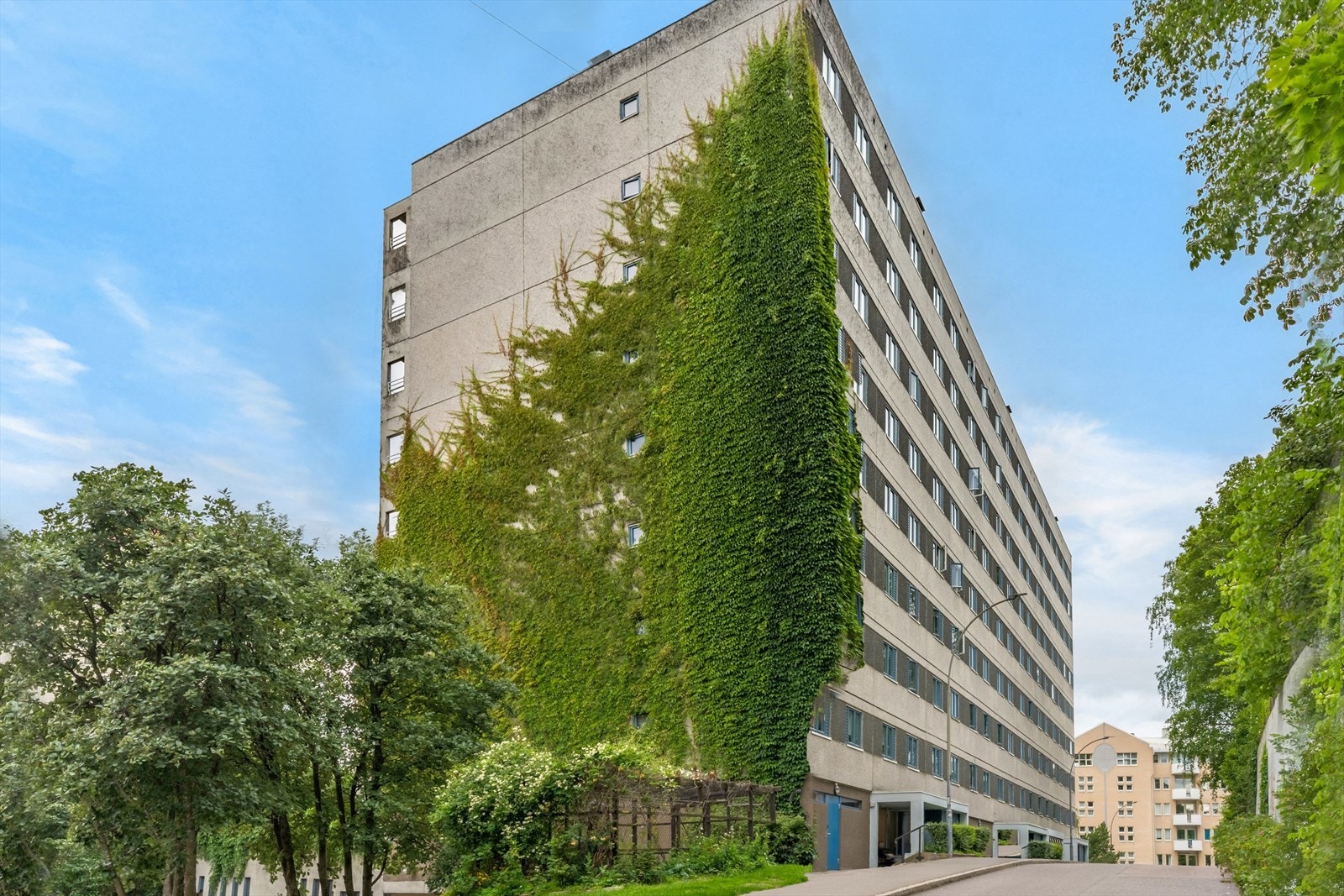 Her bor du i et hyggelig og veldrevet borettslag med treningsrom, parkeringsleie og gjesteleilighet Galleribilde