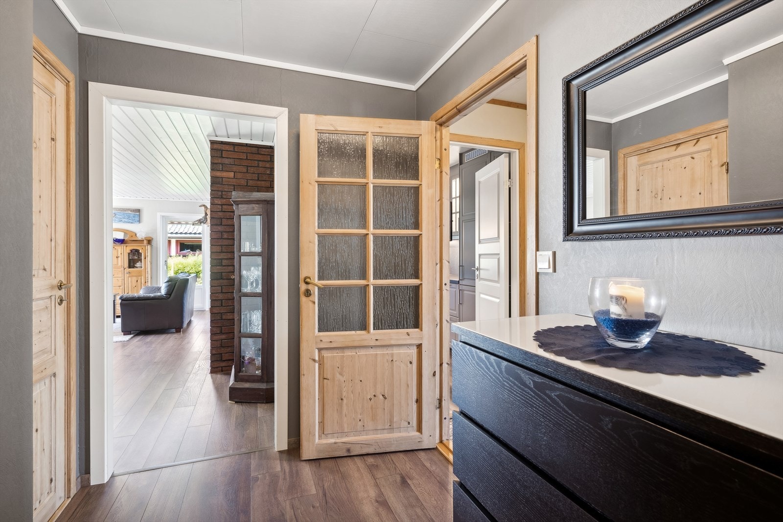 Entré/gang Galleribilde