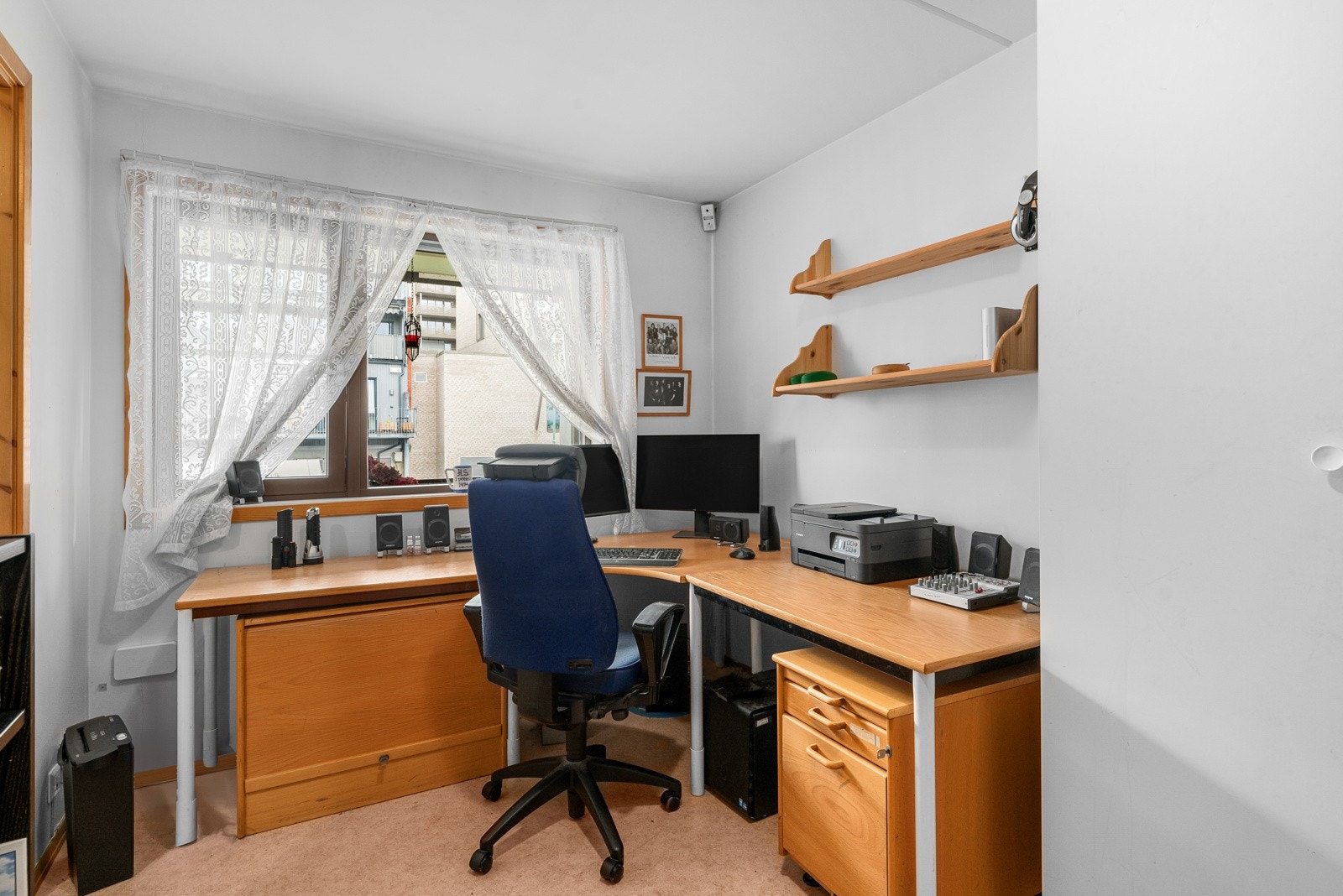 Soverom ll benyttes som kontor. Galleribilde